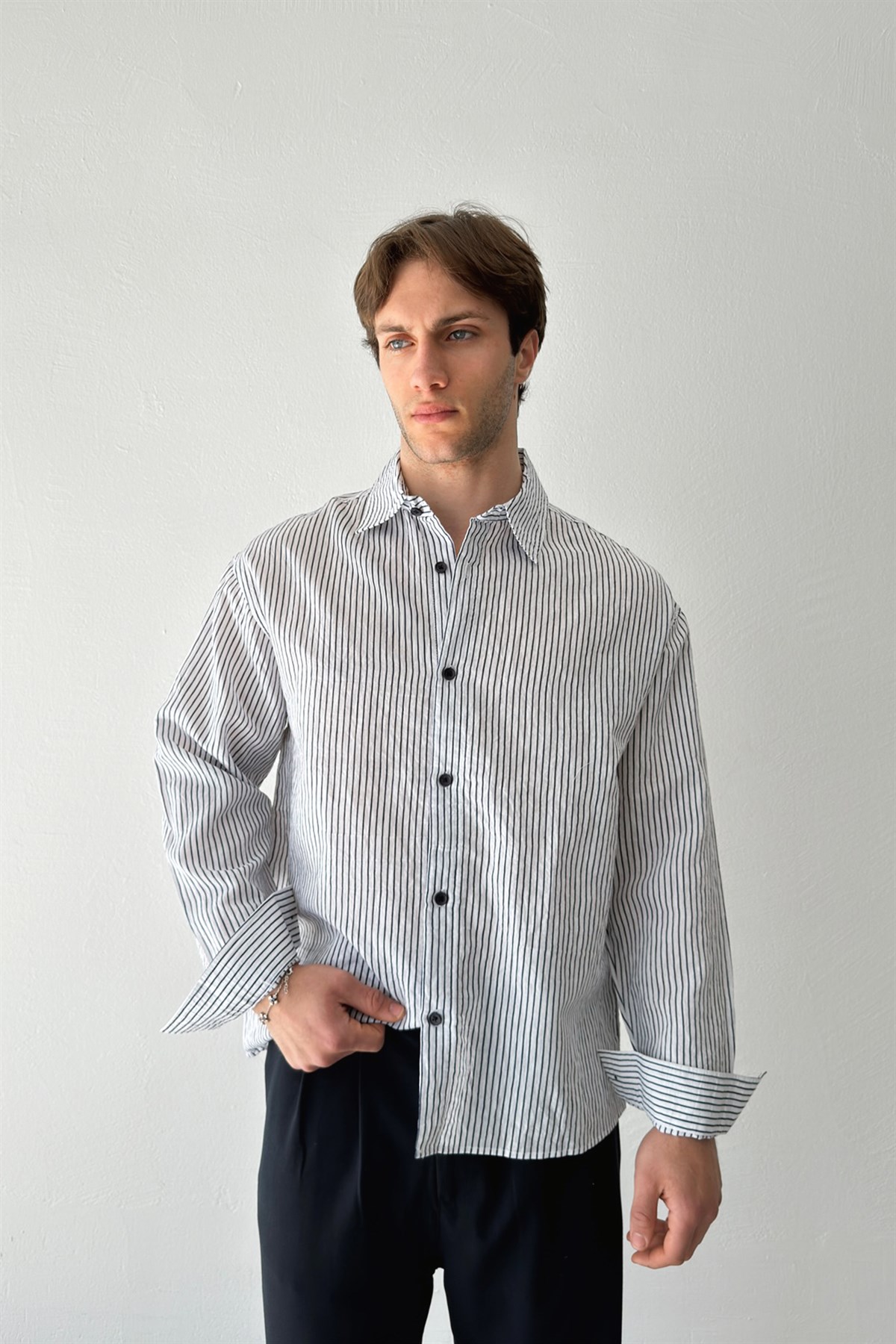 Çizgili Oversize Lacivert-Ekru Keten Gömlek