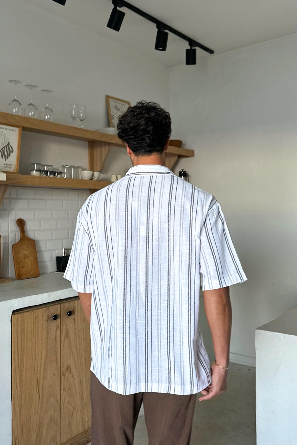 Beyaz Çizgili Oversize Kısa Kol Gömlek