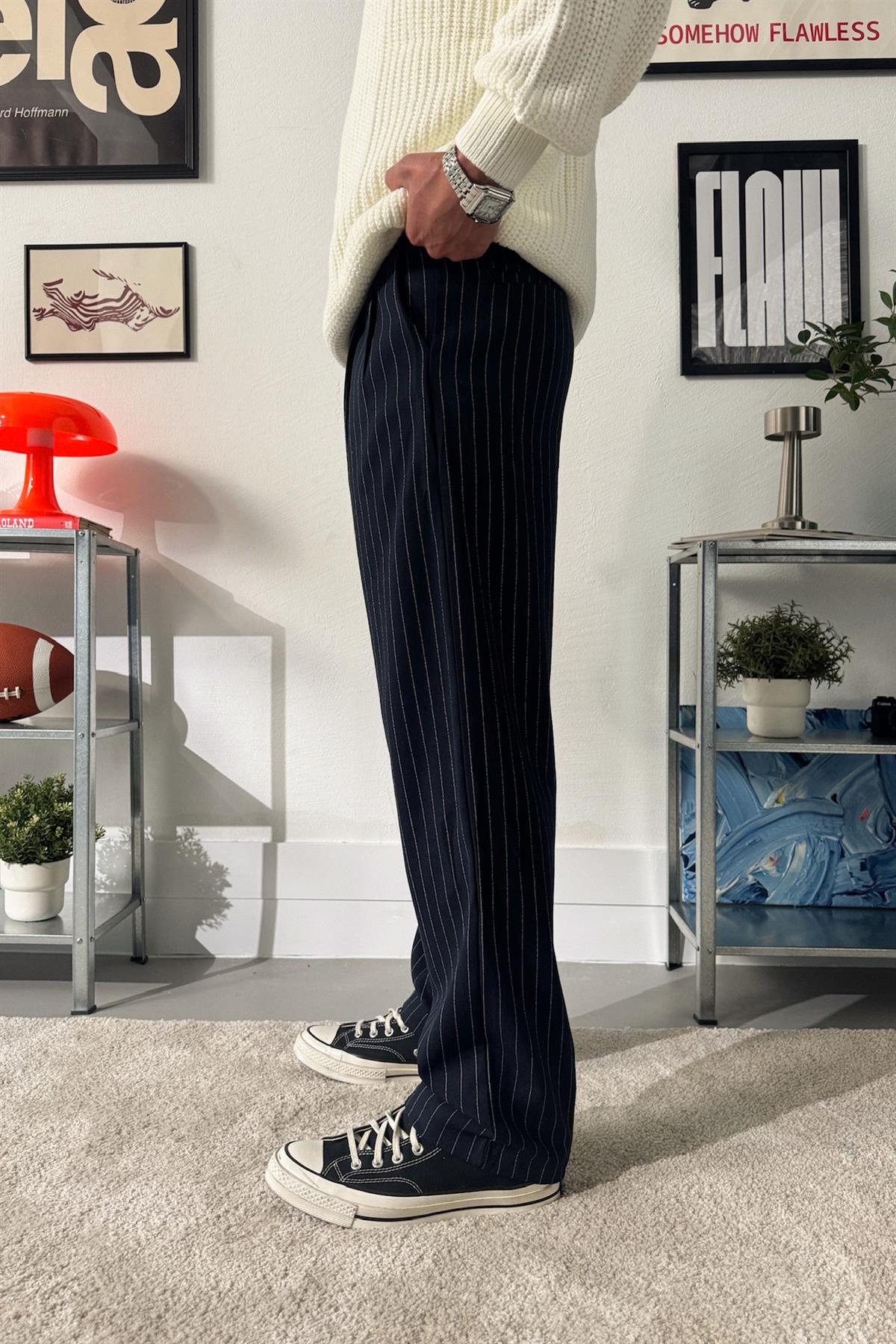 Çizgili Pileli Kumaş Pantolon