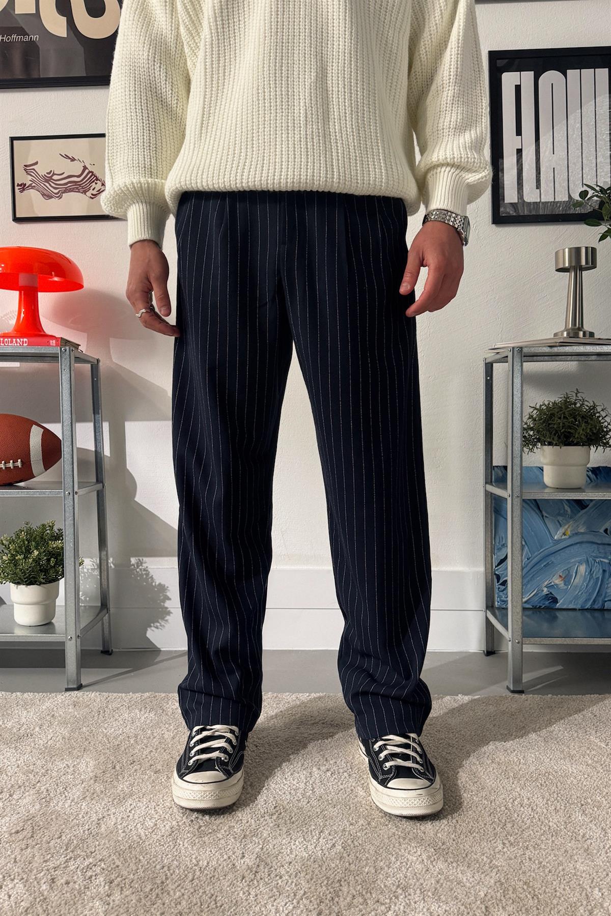 Çizgili Pileli Kumaş Pantolon