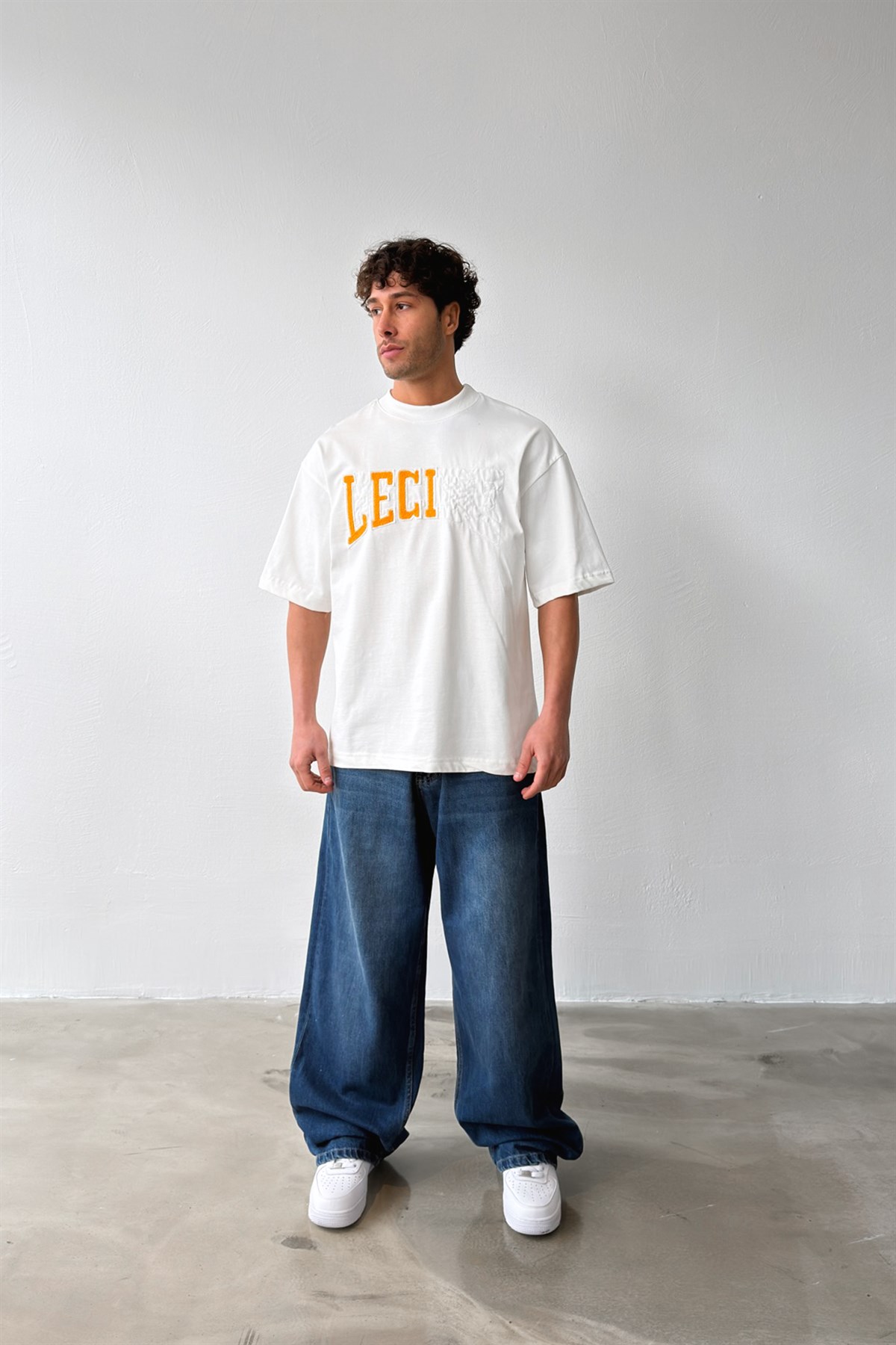 Decide Nakışlı Tişört