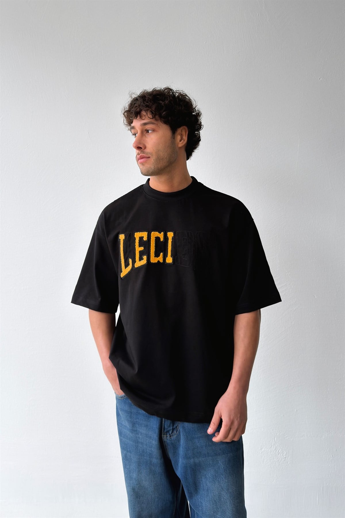 Decide Nakışlı Tişört