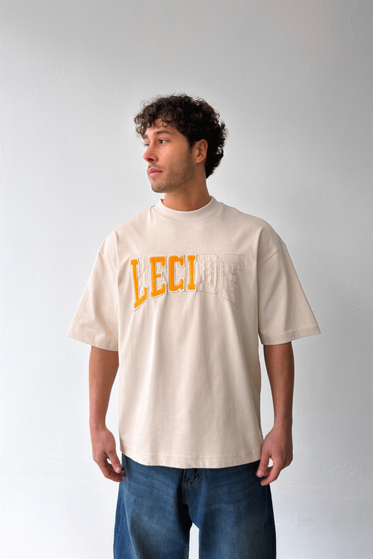 Decide Nakışlı Tişört