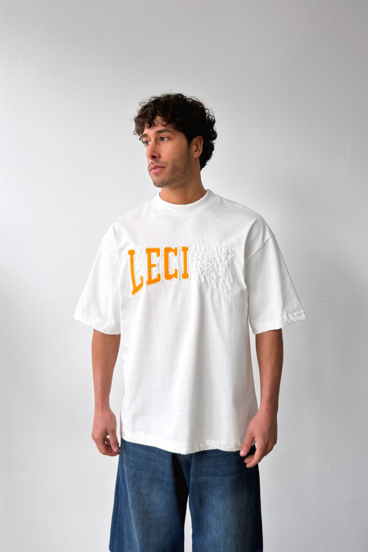 Decide Nakışlı Tişört