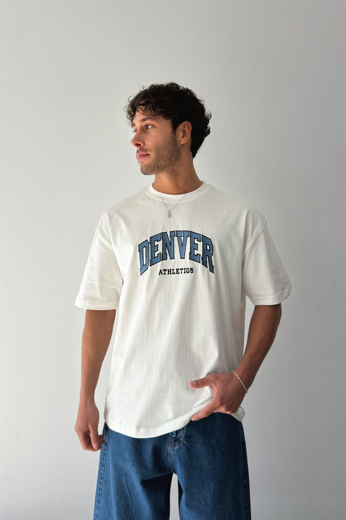 Denver Nakışlı Ekru Oversize Tişört