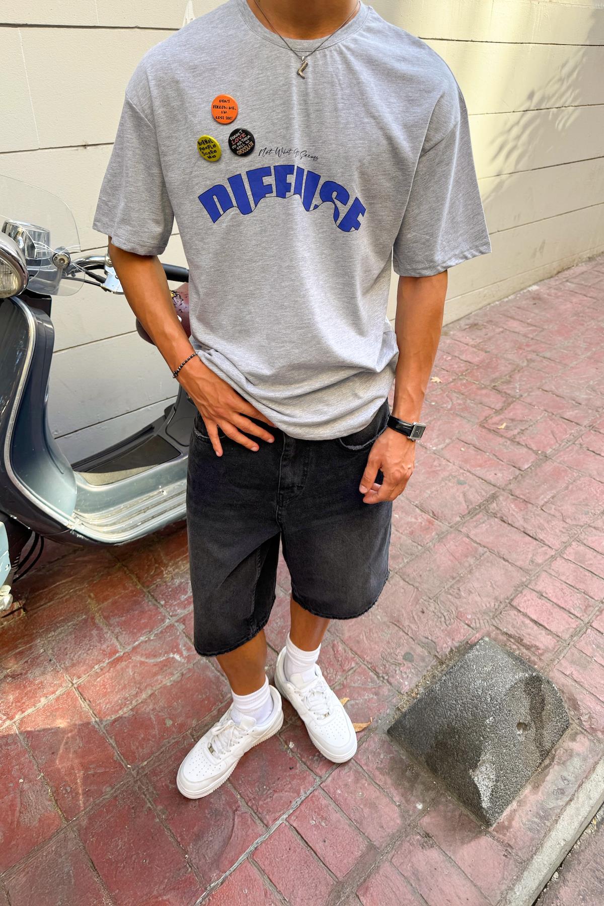 Diffuse Baskılı Rozet Aksesuarlı Oversize Tshirt