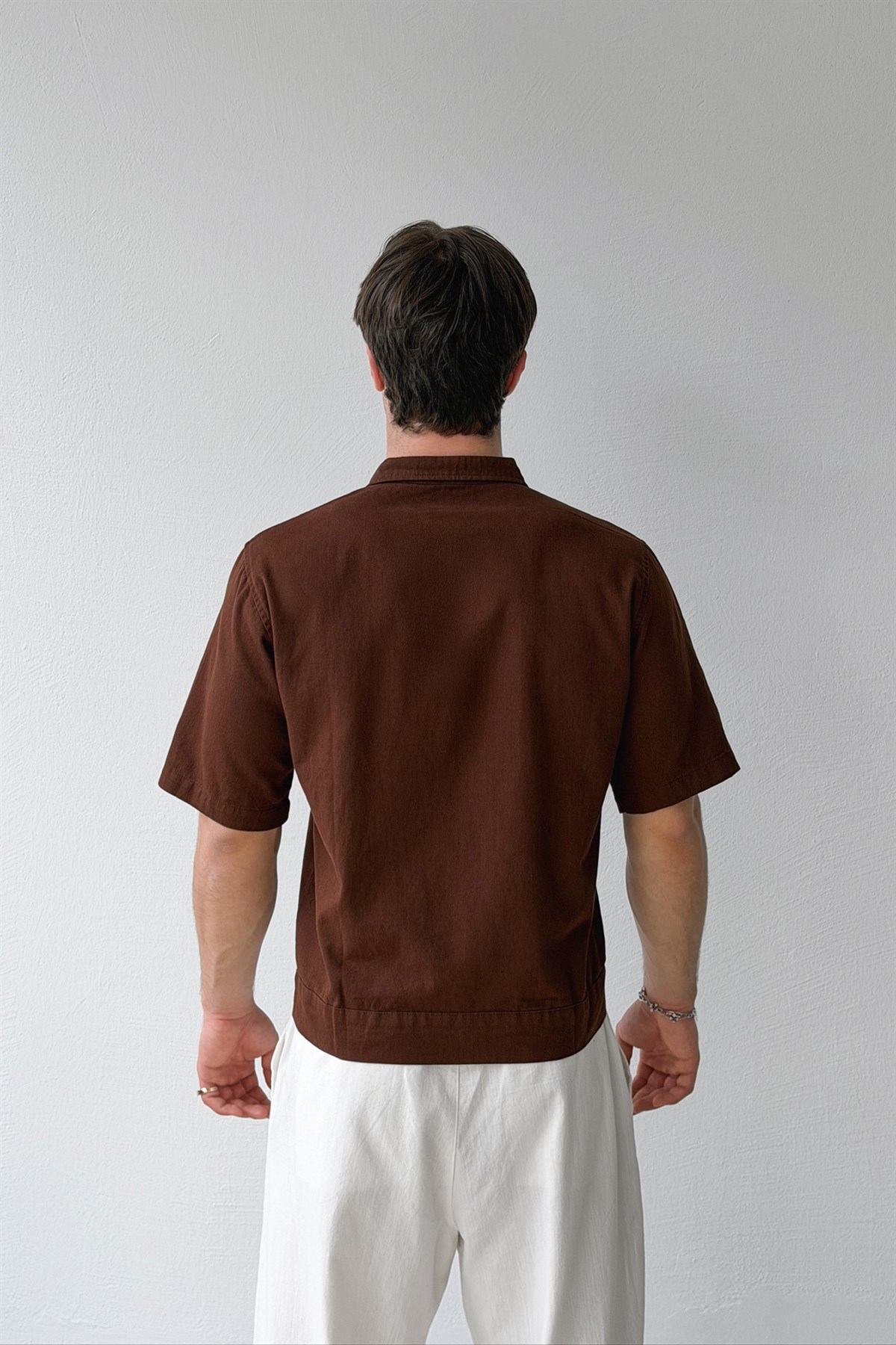 Dikişli Kısa Kol Kahverengi Gabardin Gömlek
