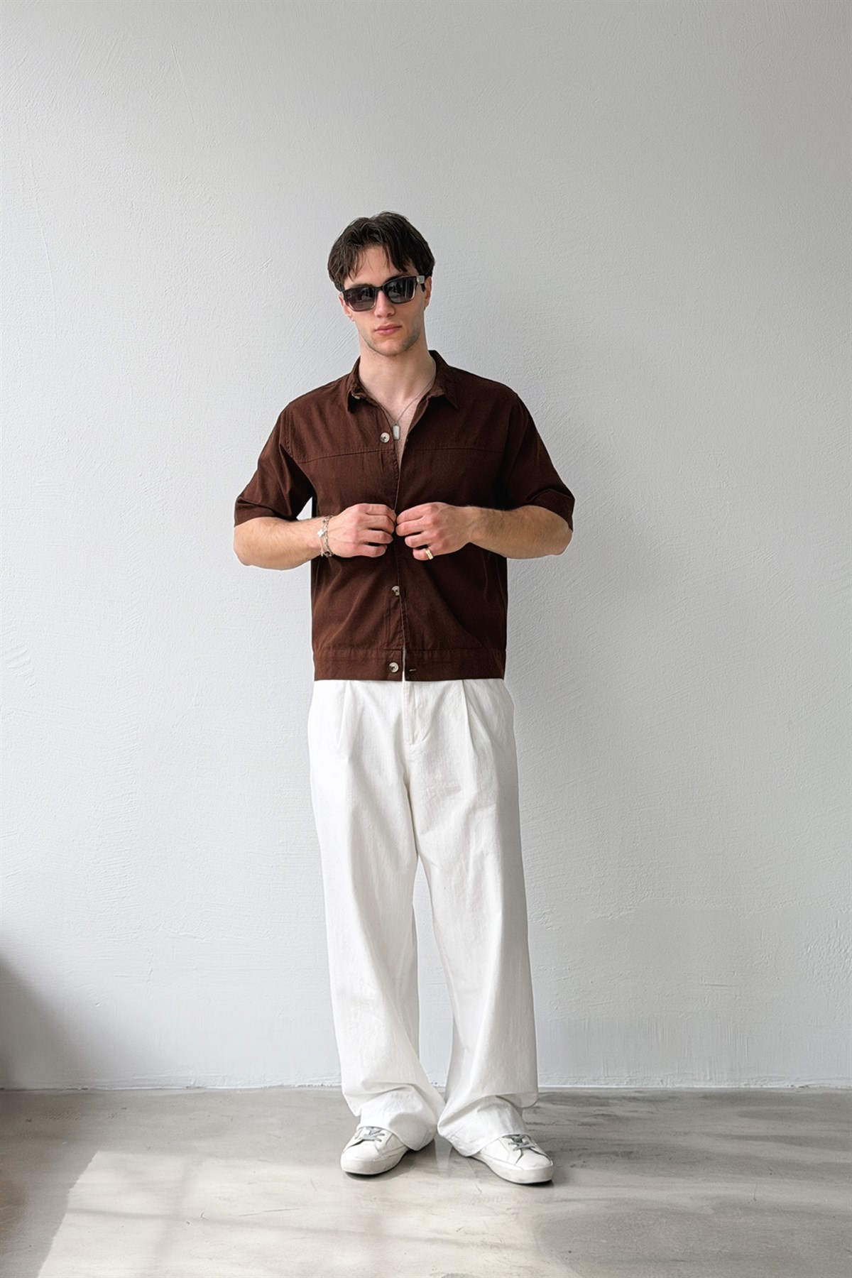 Dikişli Kısa Kol Kahverengi Gabardin Gömlek