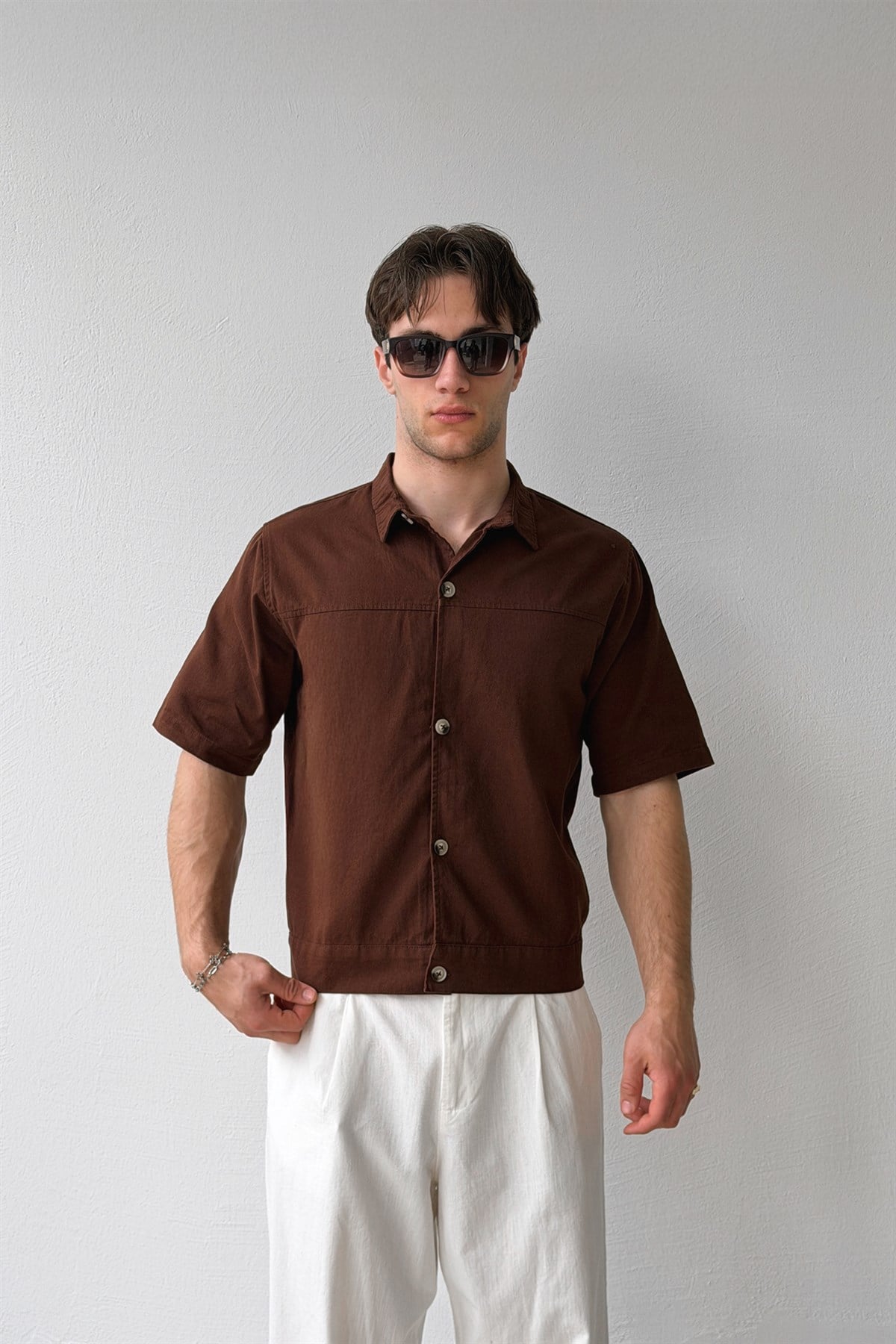 Dikişli Kısa Kol Kahverengi Gabardin Gömlek