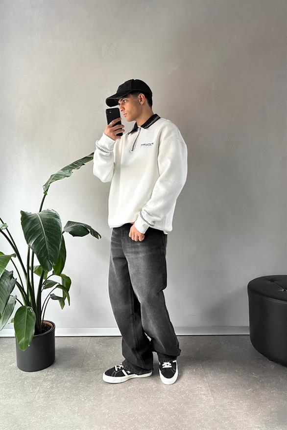 Dikişli Yaka Half Zip Oversize Beyaz Sweatshirt