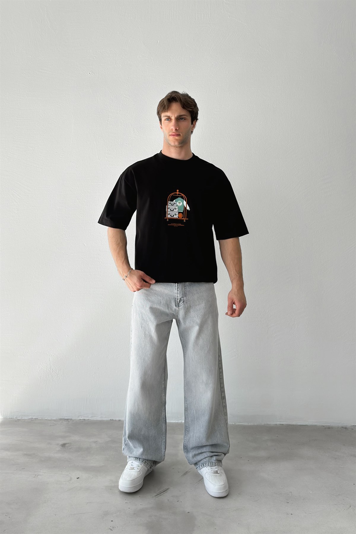 Distant Regards Baskılı Tişört