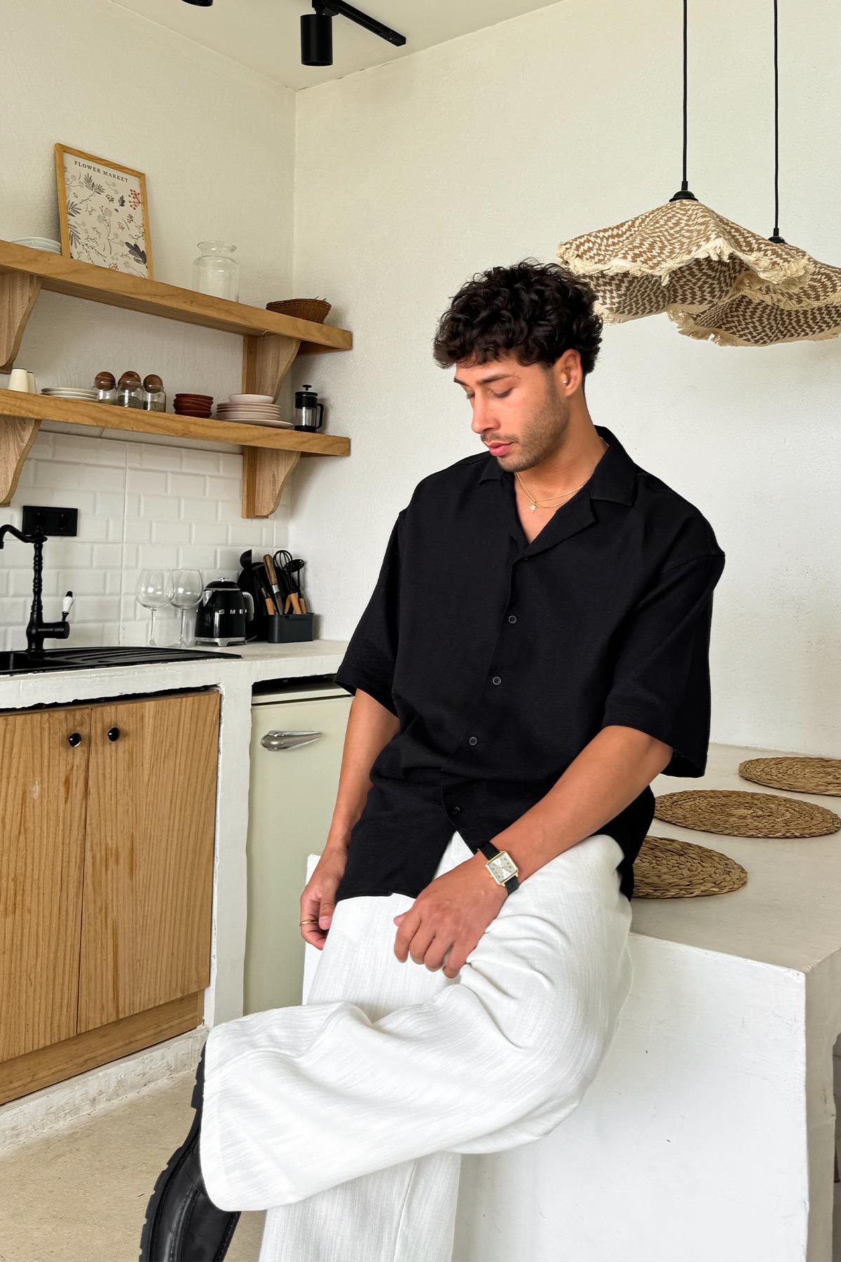 Siyah Dokuma Oversize Kısa Kol Gömlek