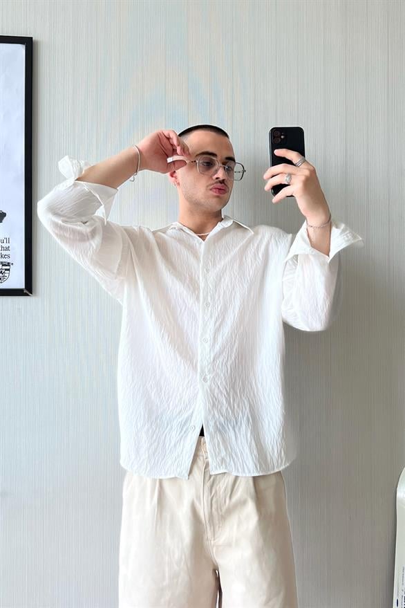 Dökümlü Uzun Kol Beyaz Oversize Gömlek