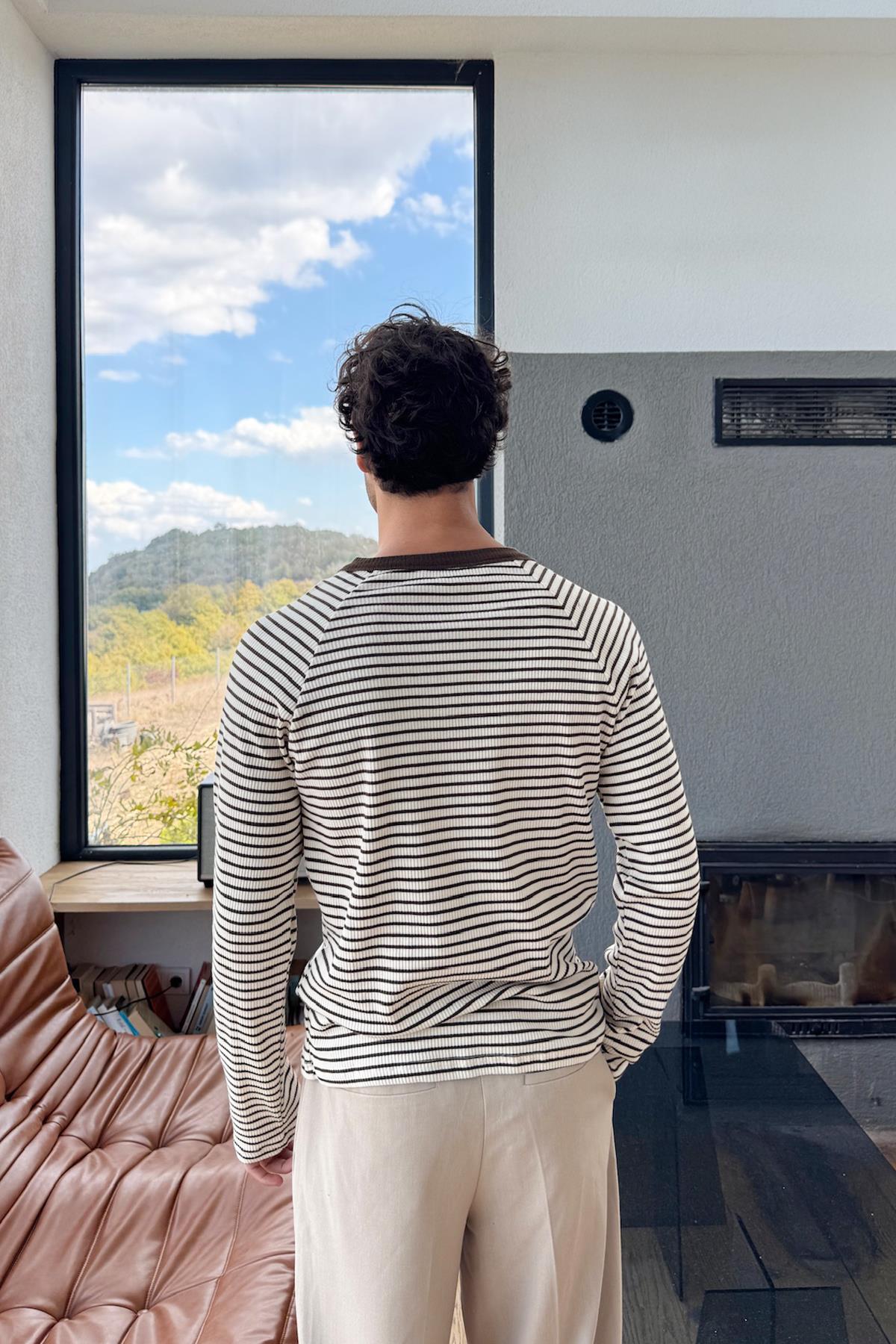 Düğmeli Çizgili Tişört Kahverengi