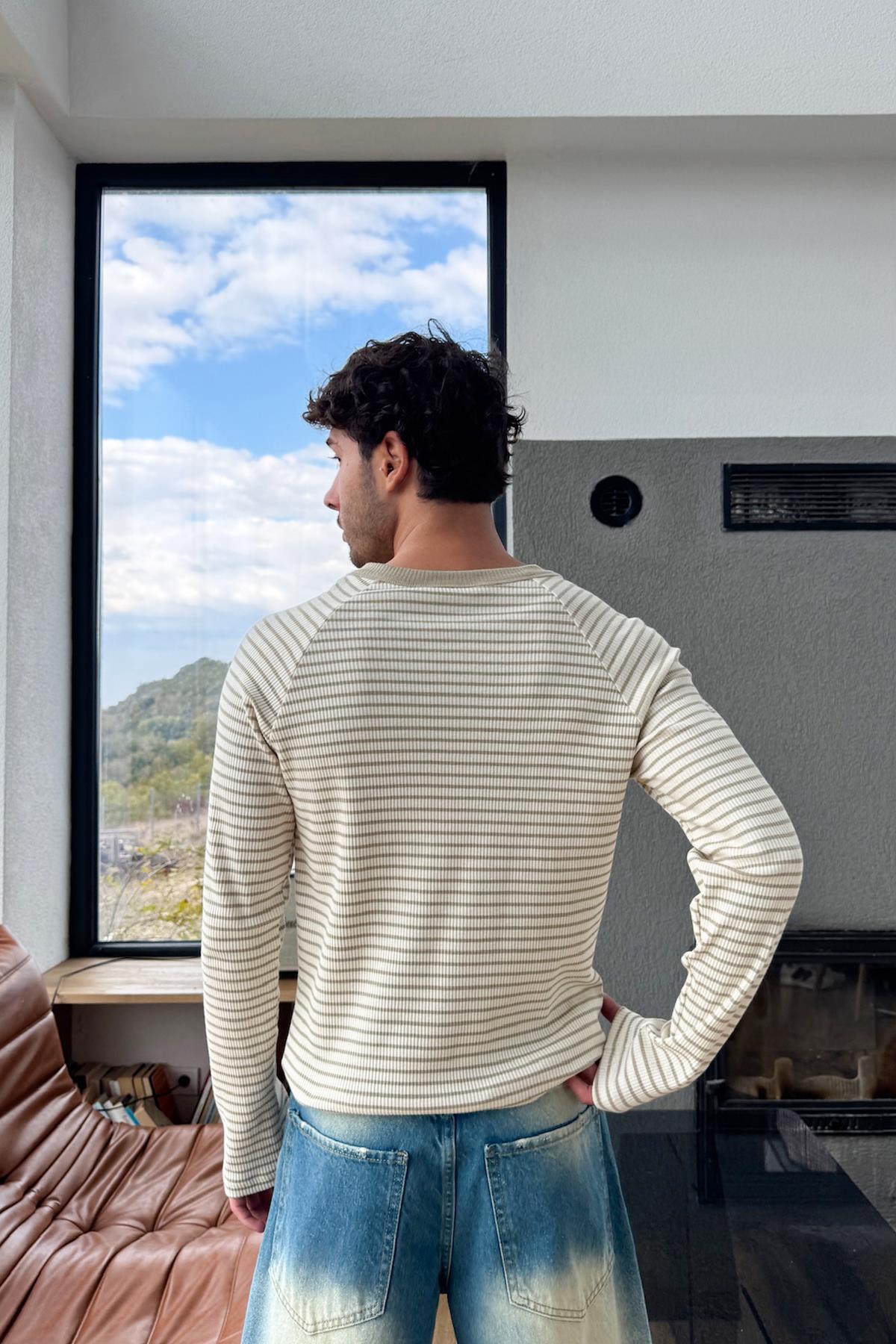 Düğmeli Çizgili Tişört Bej