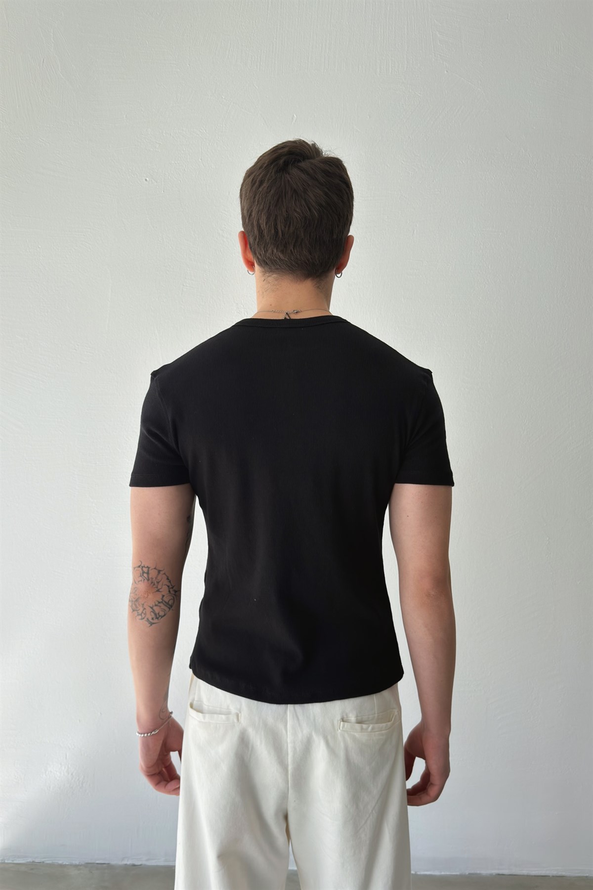 Düğmeli Fitilli Tişört