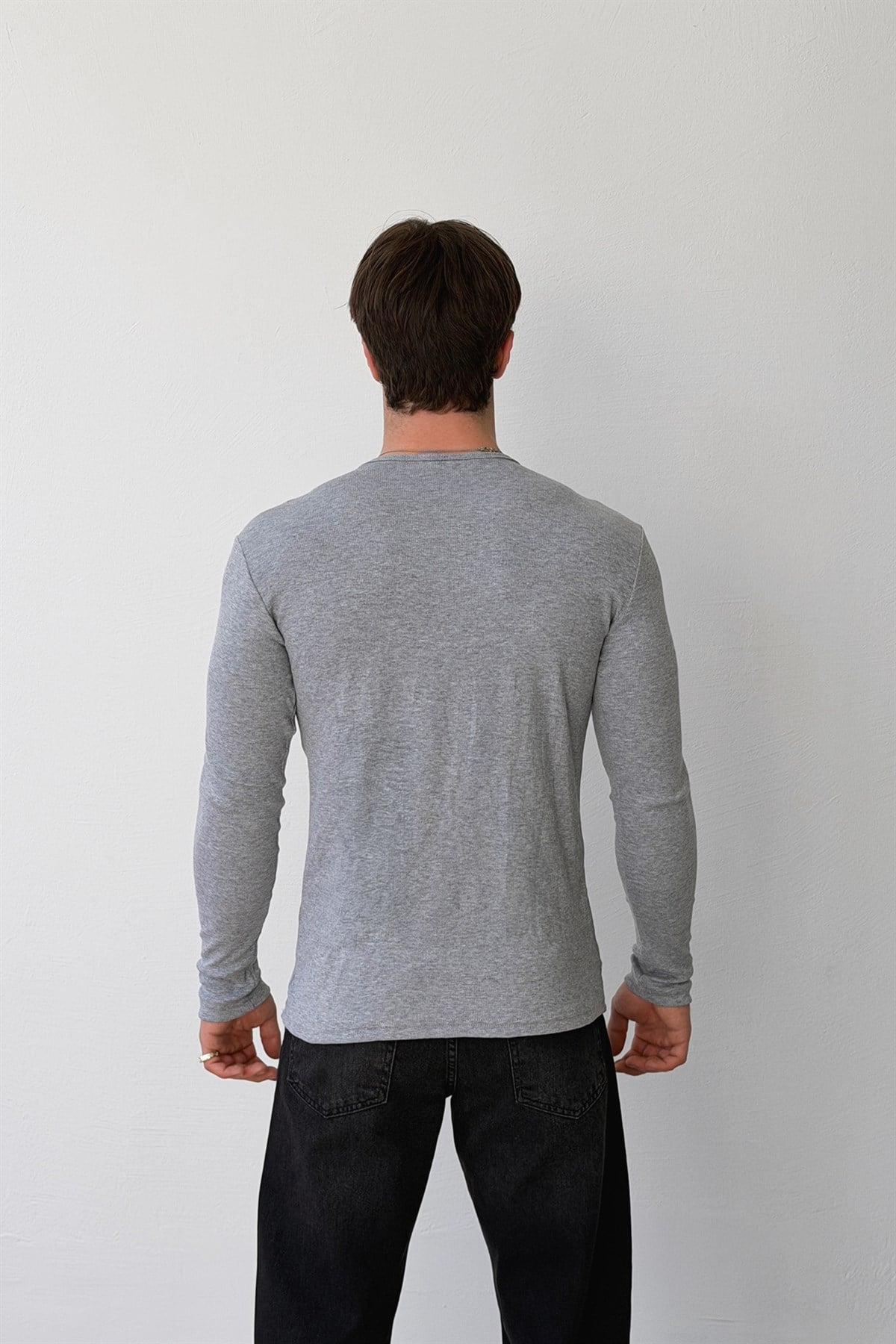 Düğmeli Uzun Kol Tişört