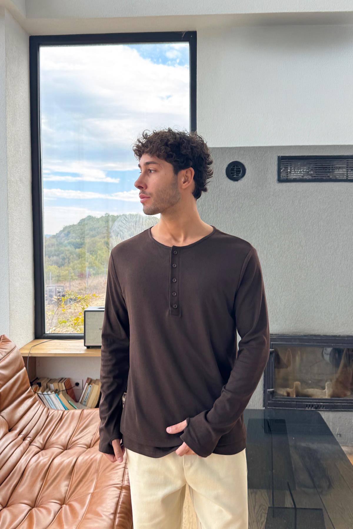 Düğmeli Uzun Kol Tişört Kahverengi