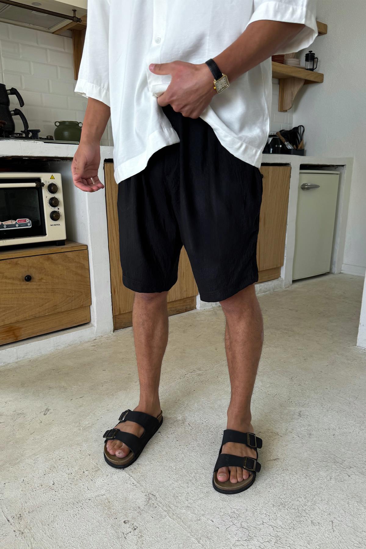 Siyah Ekstra Rahat Bel Lastikli Şort