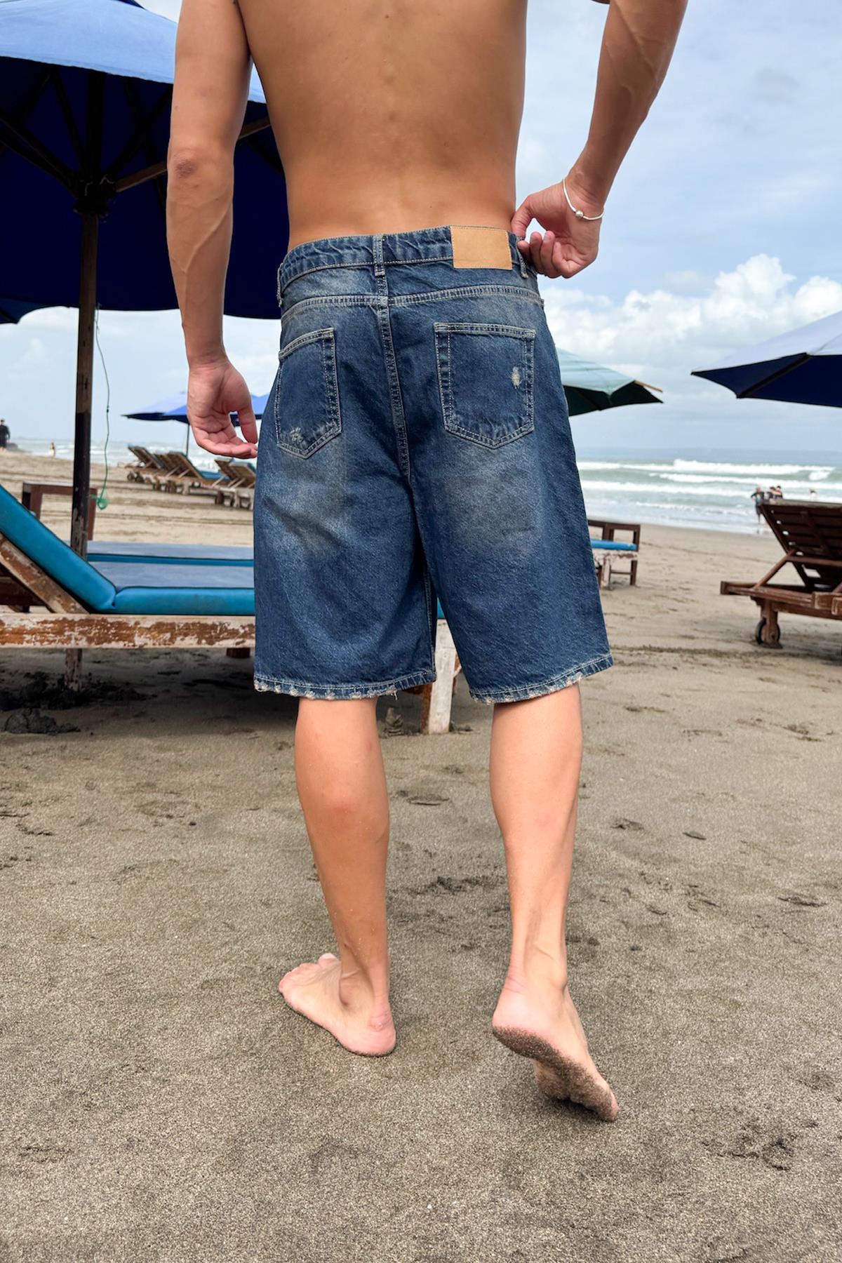 Eskitme Detaylı Yırtık Kot Şort İndigo