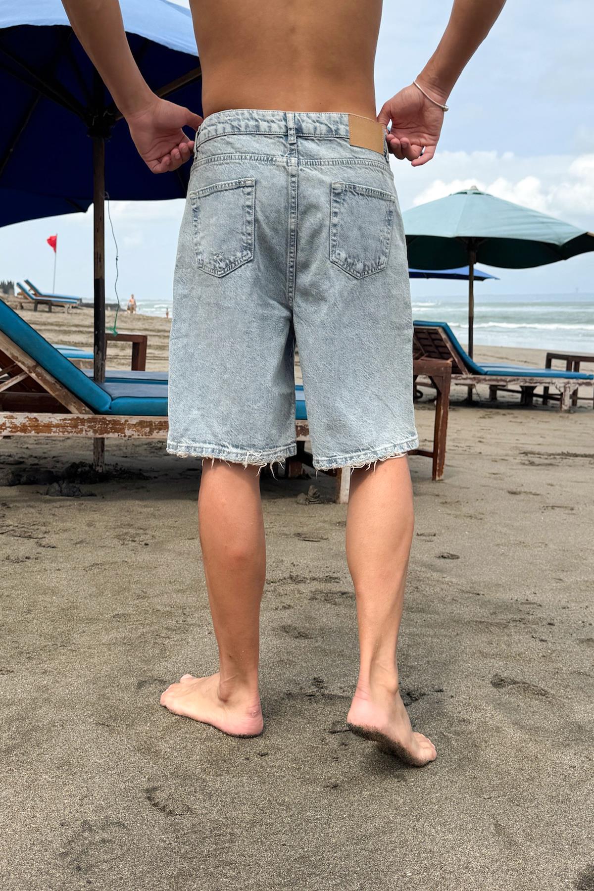 Eskitme Detaylı Yırtık Kot Şort Mavi