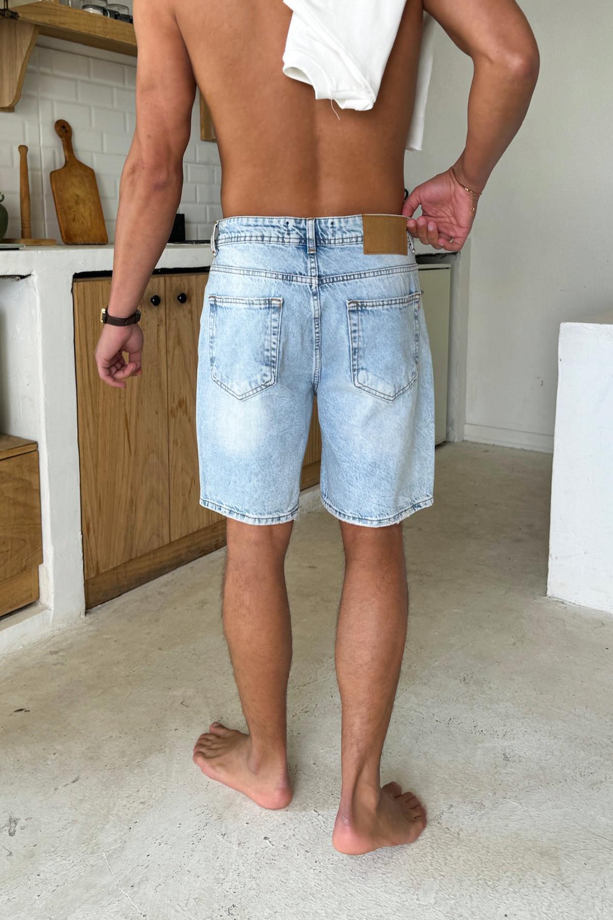 Mavi Eskitme Yırtık Model Kot Şort