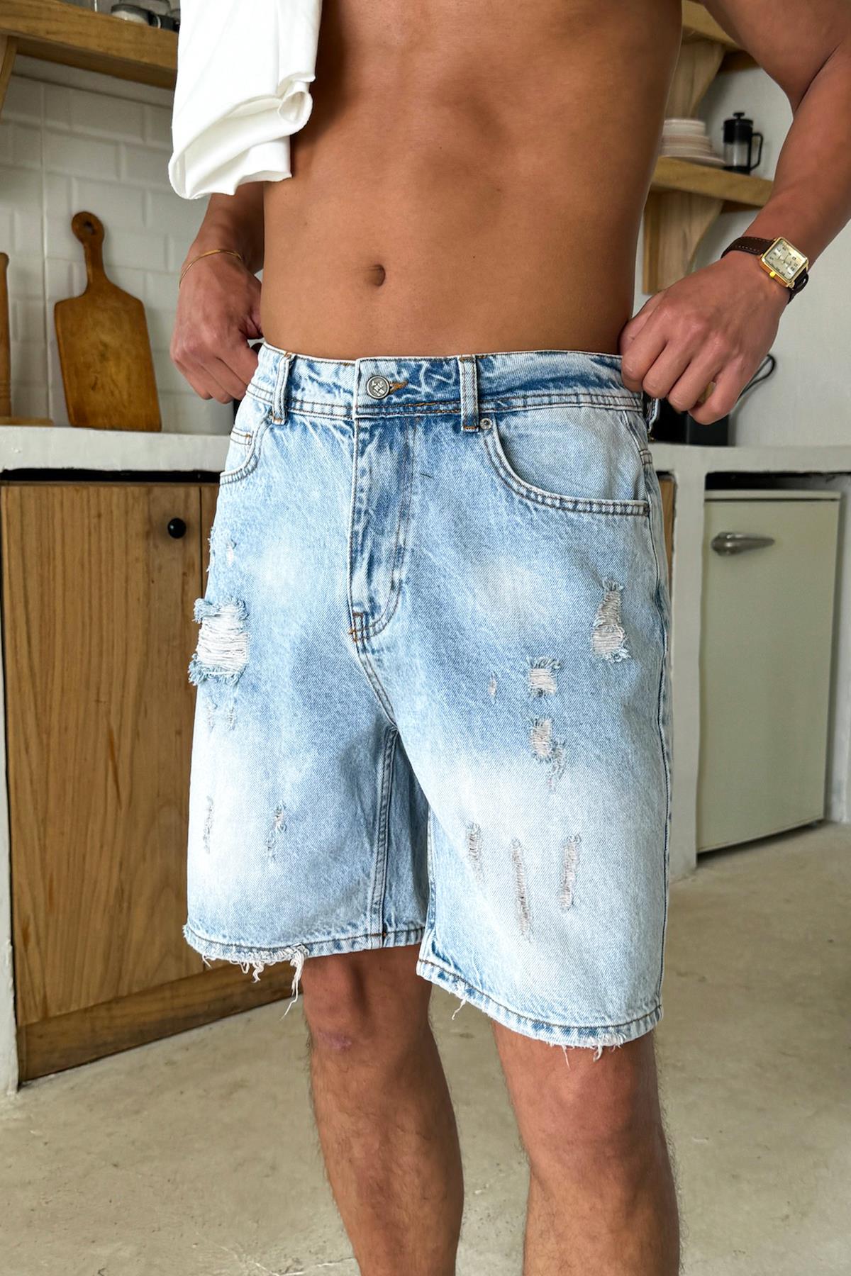 Mavi Eskitme Yırtık Model Kot Şort