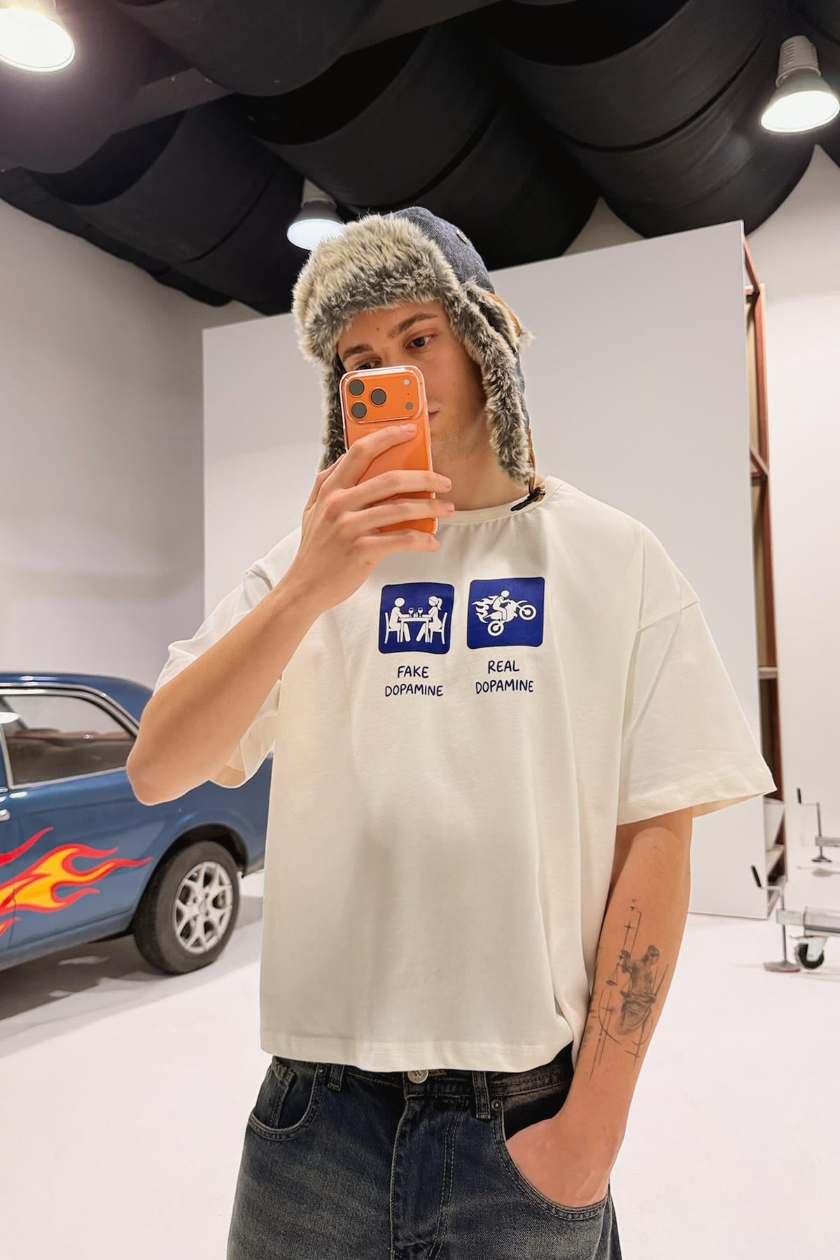 Fake And Real Baskılı Tişört