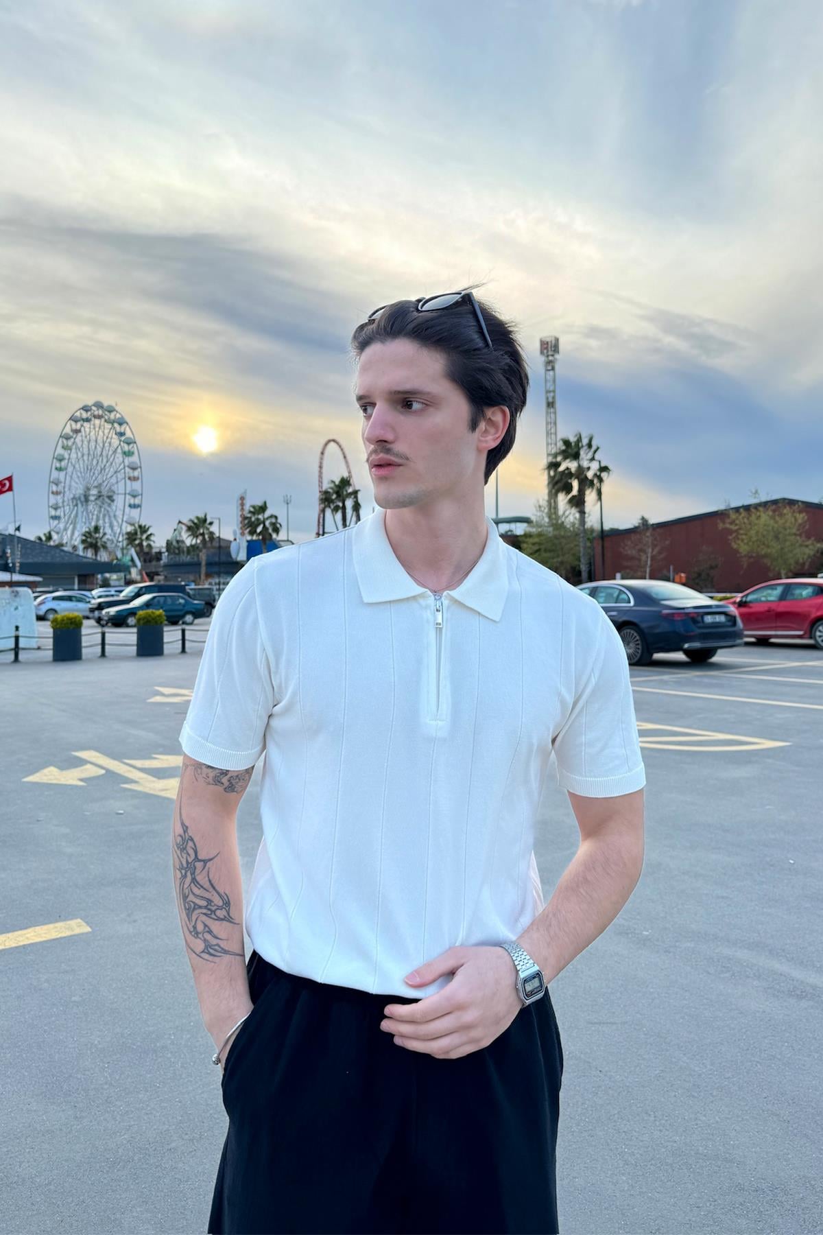 Fermuarlı Çizgi Dikiş Ekru Triko Tişört