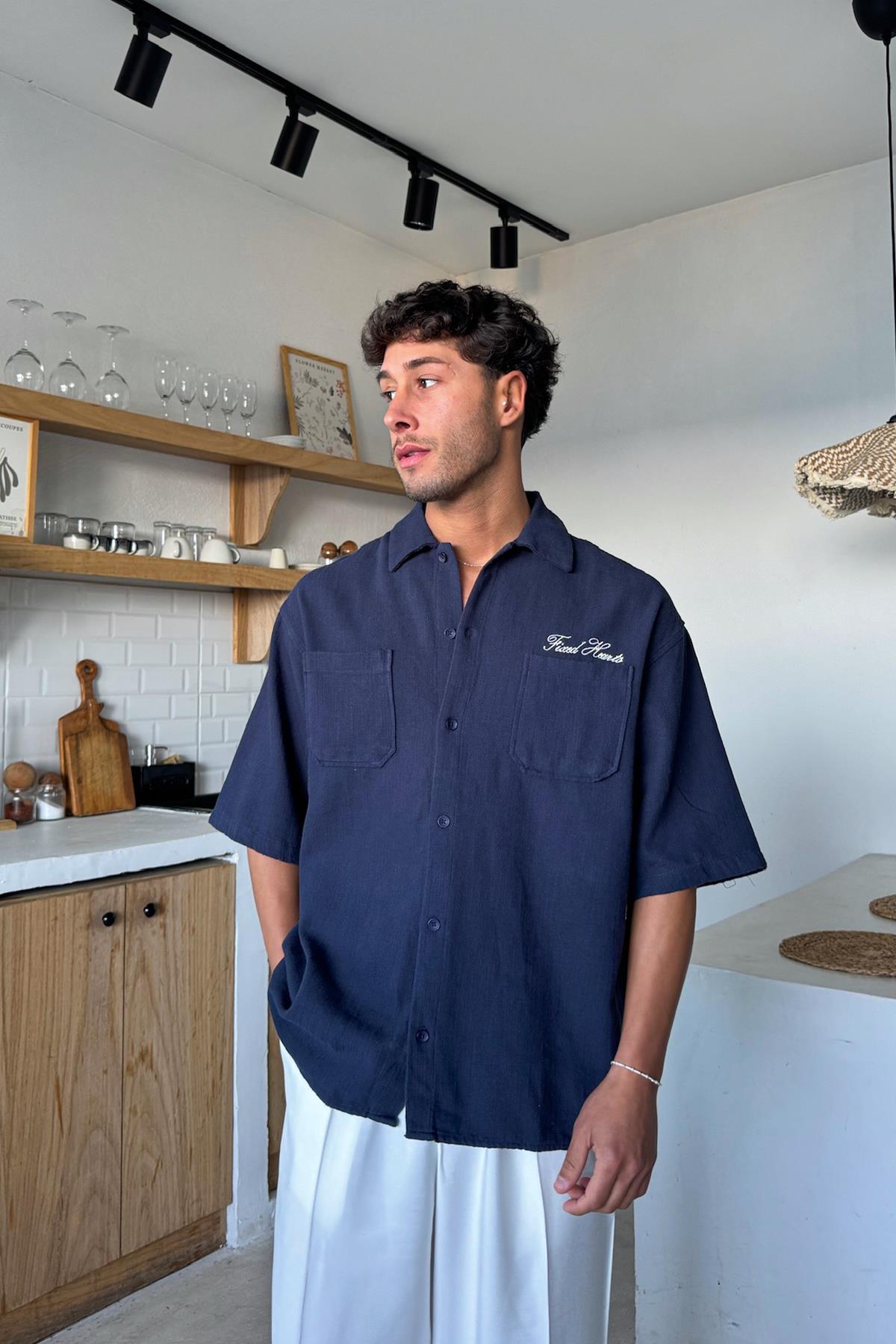 Lacivert Fixed Hearts Nakışlı Kısa Kol Gömlek