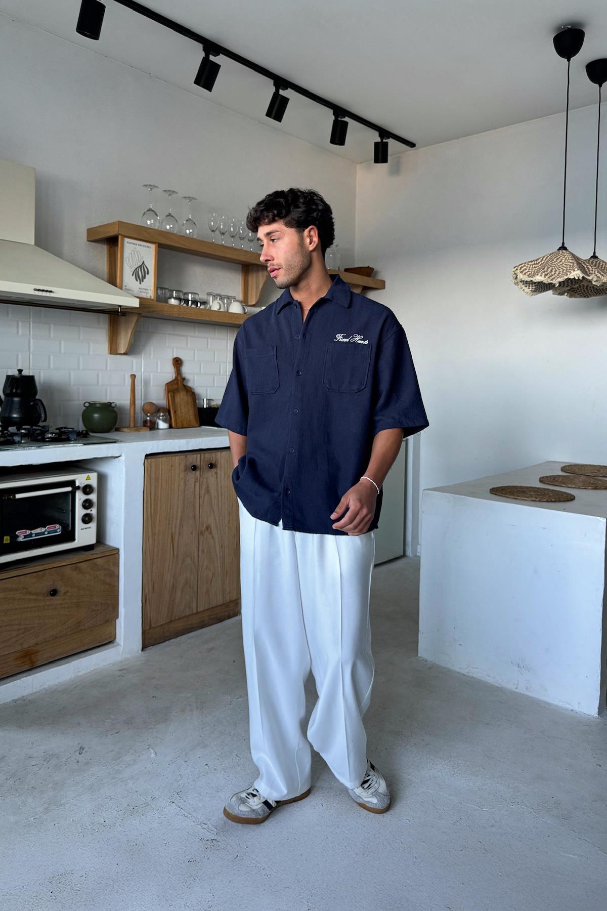 Lacivert Fixed Hearts Nakışlı Kısa Kol Gömlek