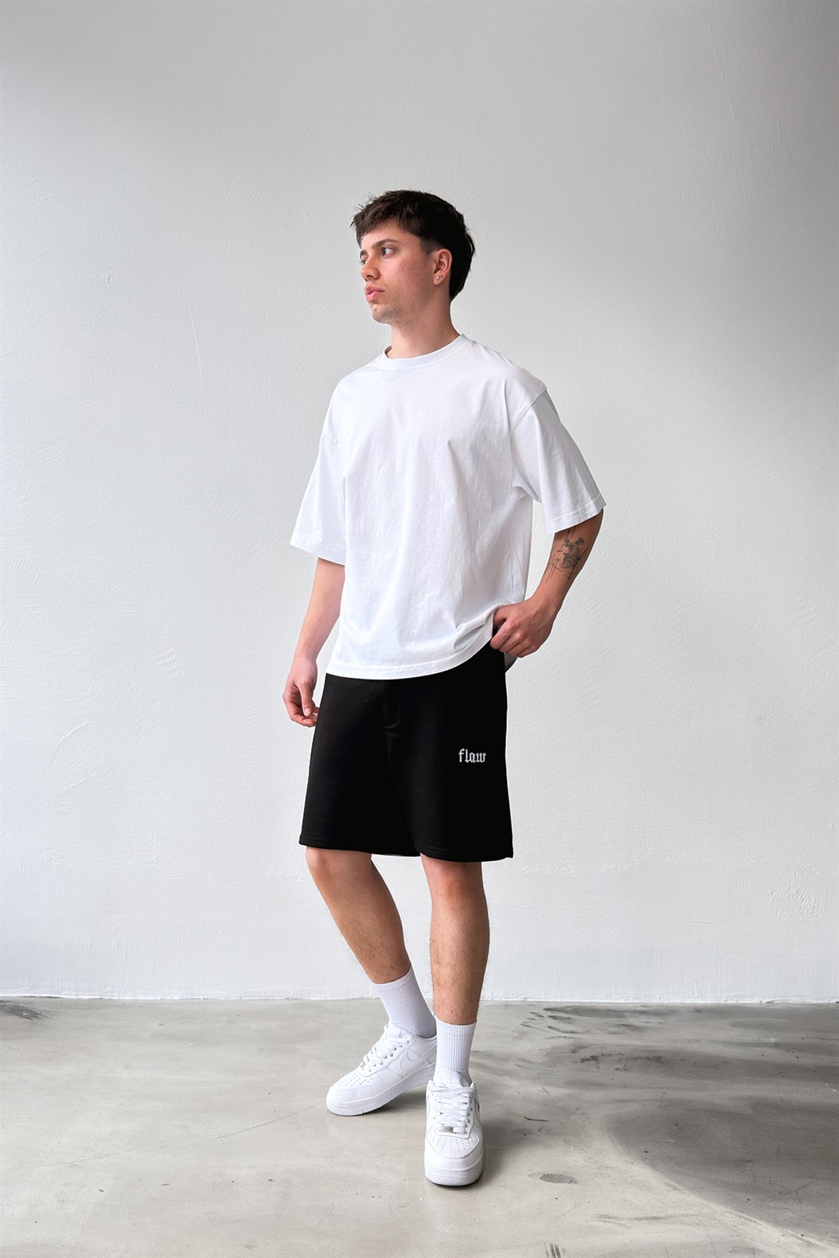 Flaw Nakışlı Bel Lastikli Şort Siyah