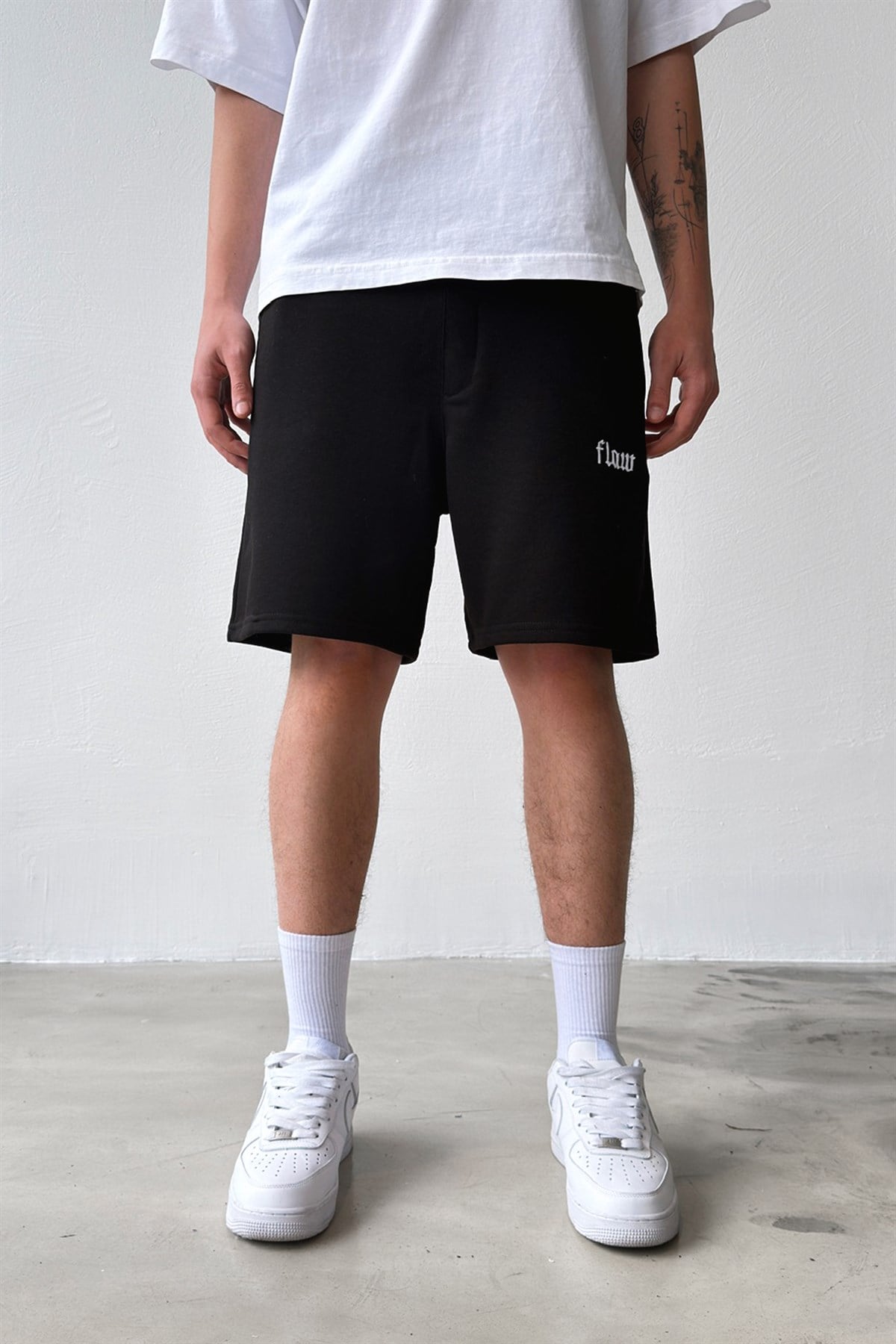 Flaw Nakışlı Bel Lastikli Şort Siyah