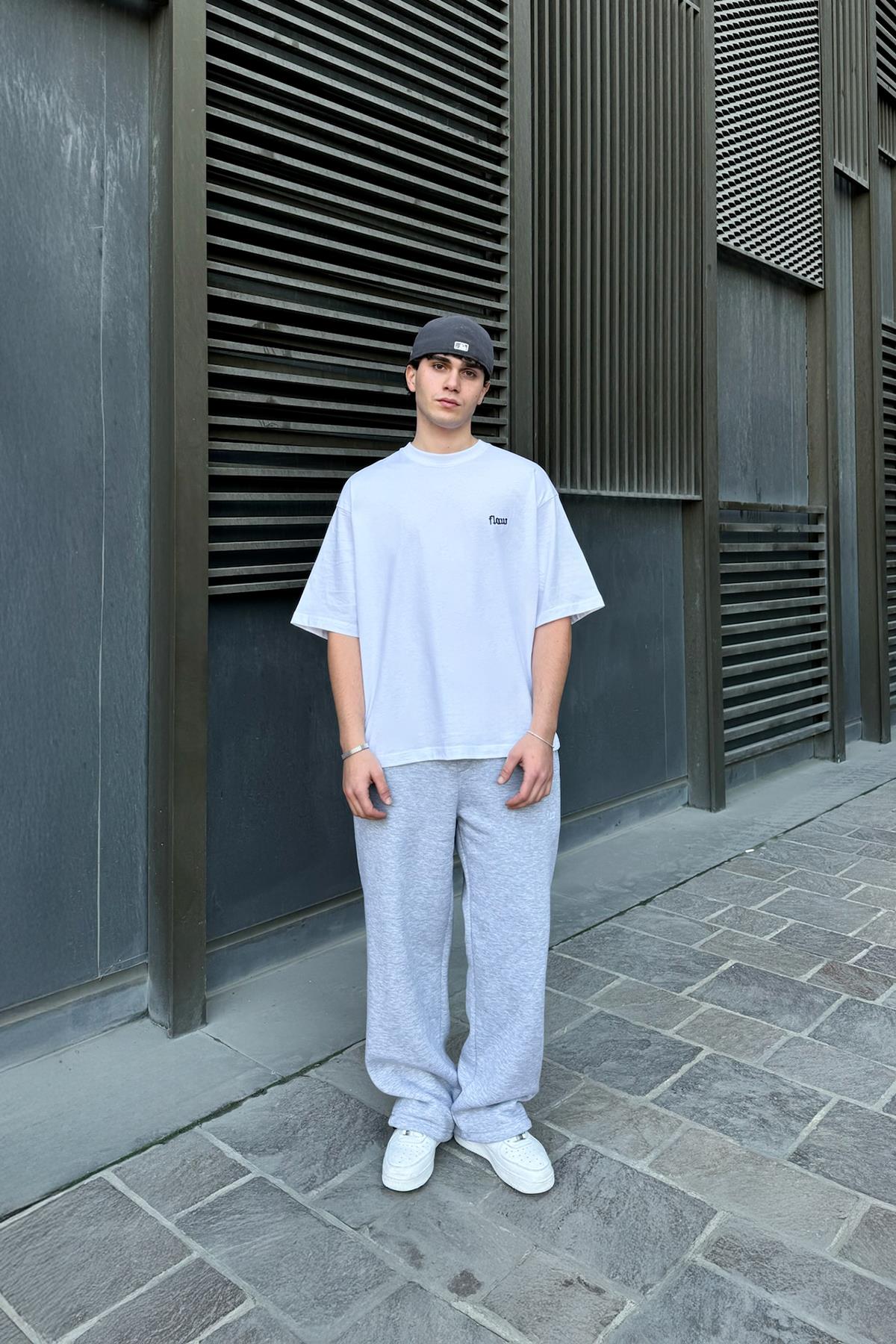 Flaw Nakışlı Oversize Tişört Beyaz