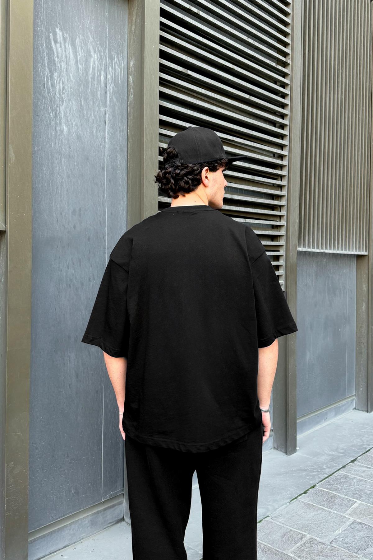 Flaw Nakışlı Oversize Tişört Siyah