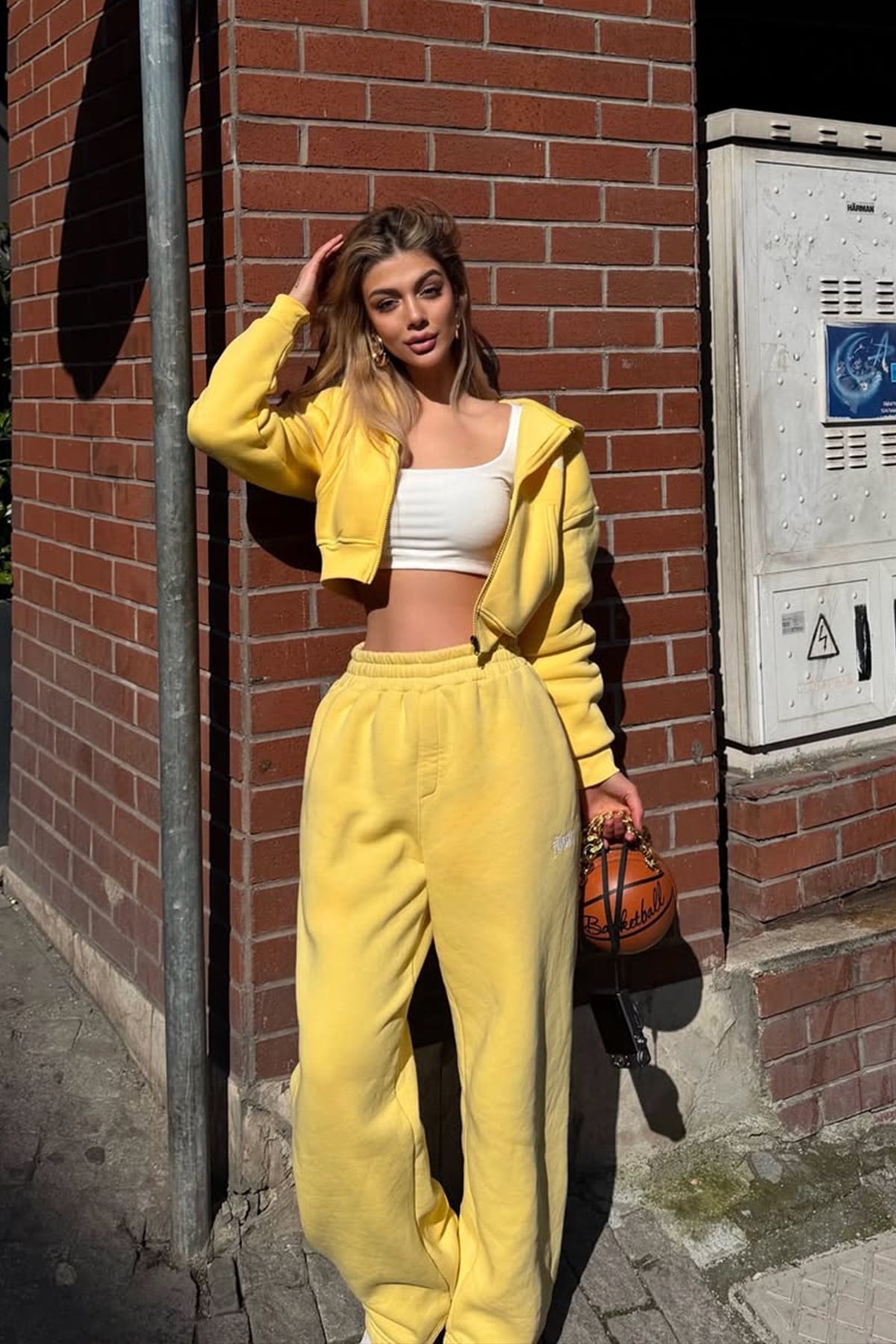 Flaw Nakışlı Sarı Zip Crop