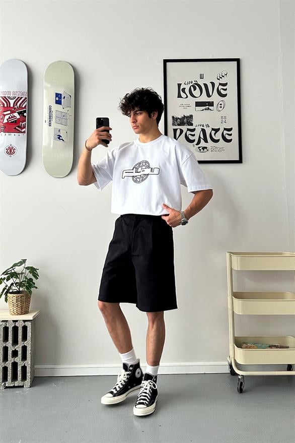Flaw World Kadife Doku Baskılı Beyaz Oversize Tişört