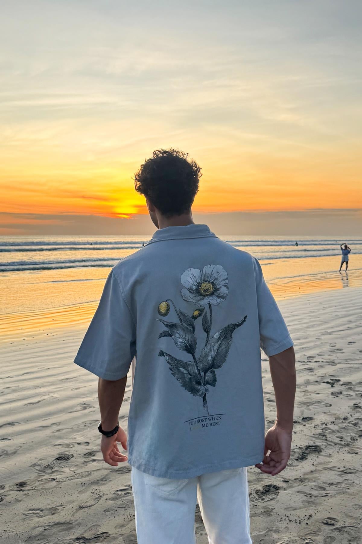 Flowers Sırt Baskılı Oversize Kısa Kol Gömlek Gri