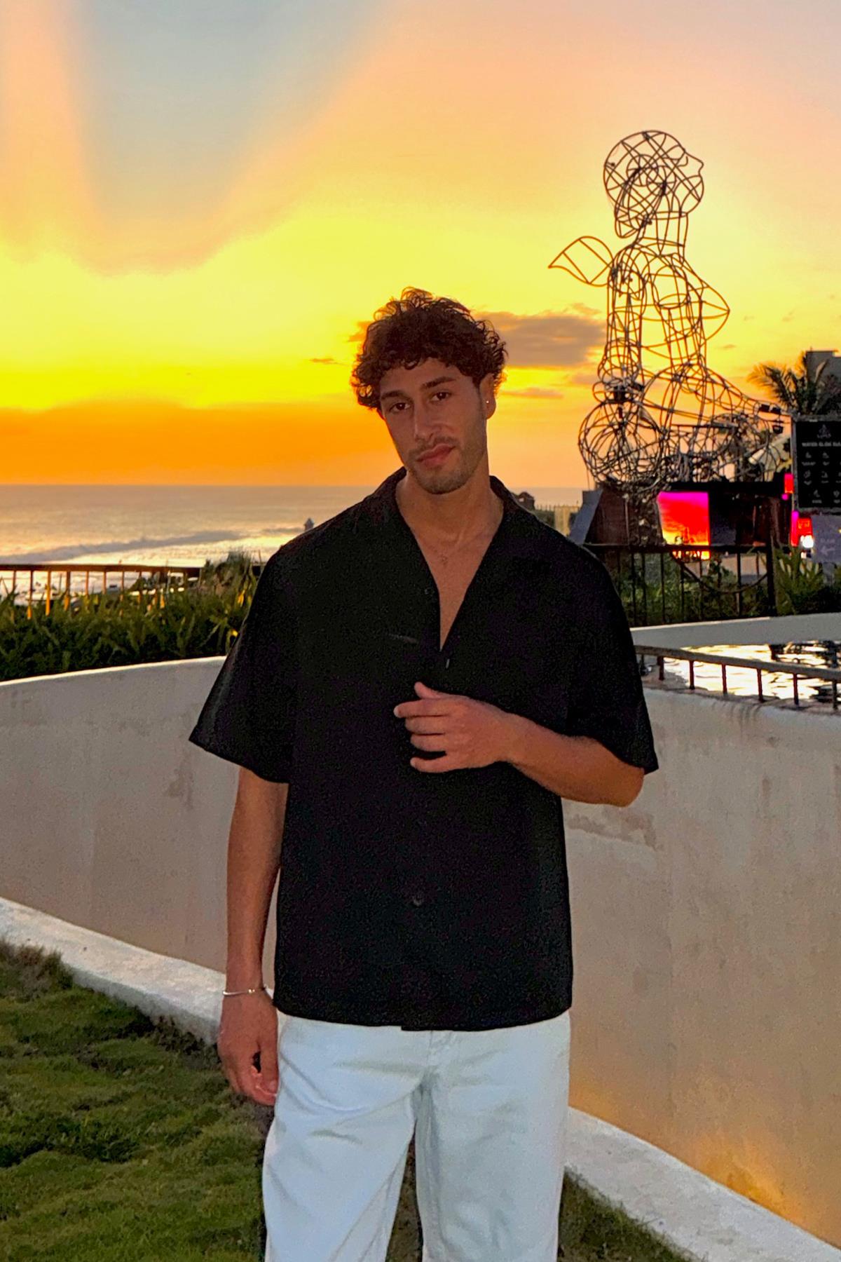 Flowers Sırt Baskılı Oversize Kısa Kol Gömlek Siyah