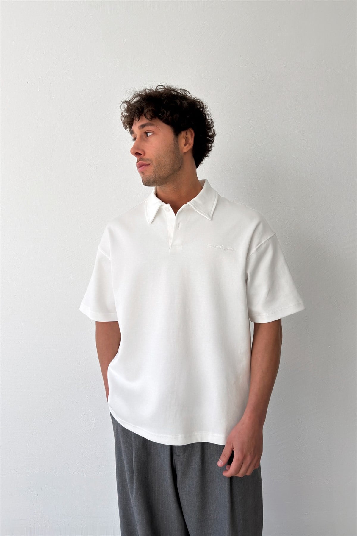 Forget The Future Nakışlı Ekru Tişört