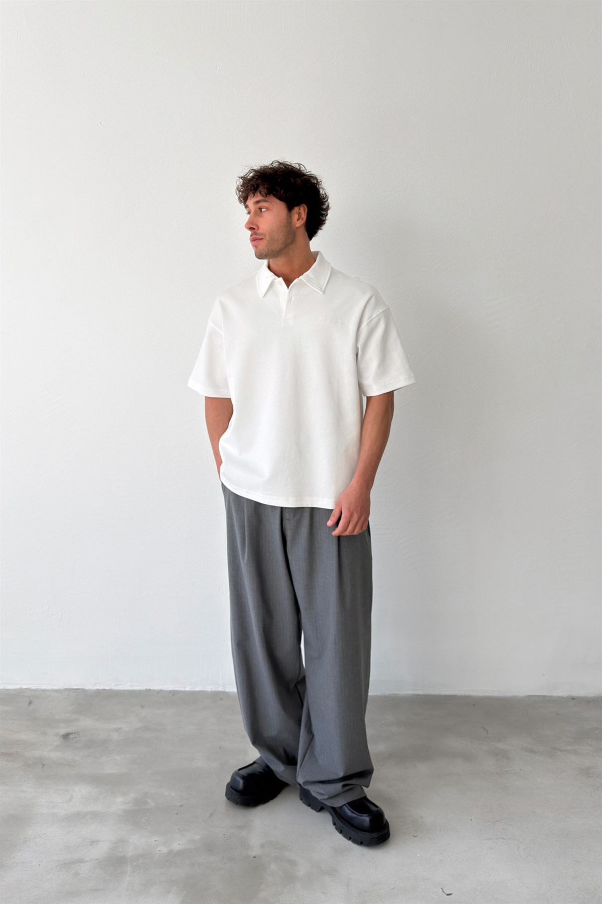 Forget The Future Nakışlı Ekru Tişört