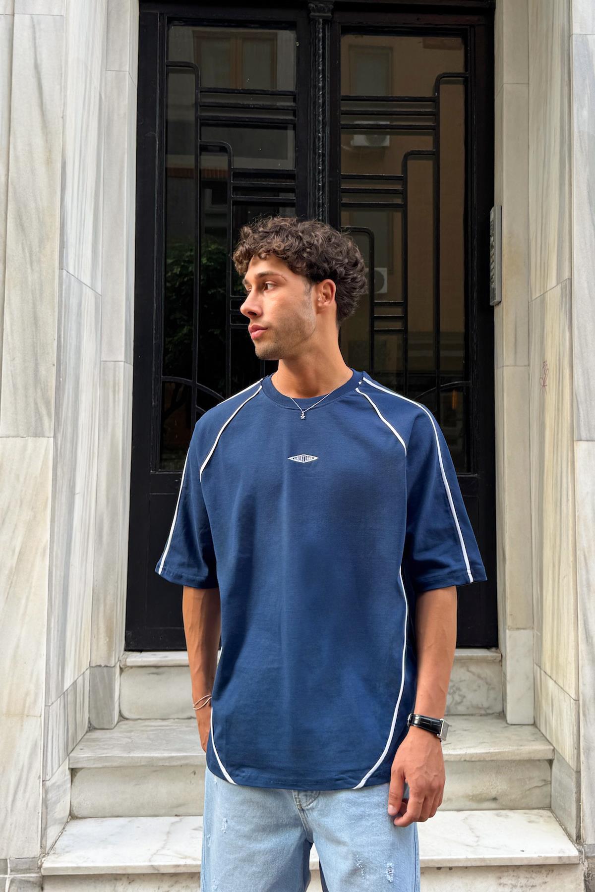 Greathland Nakışlı Lacivert Oversize Tişört