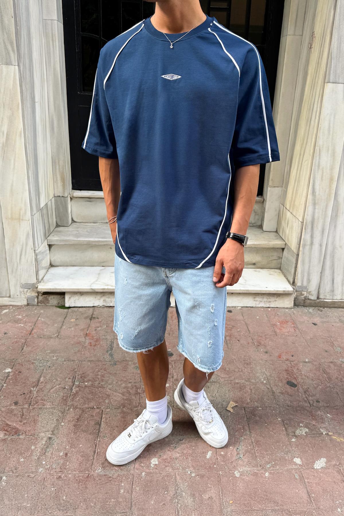 Greathland Nakışlı Lacivert Oversize Tişört