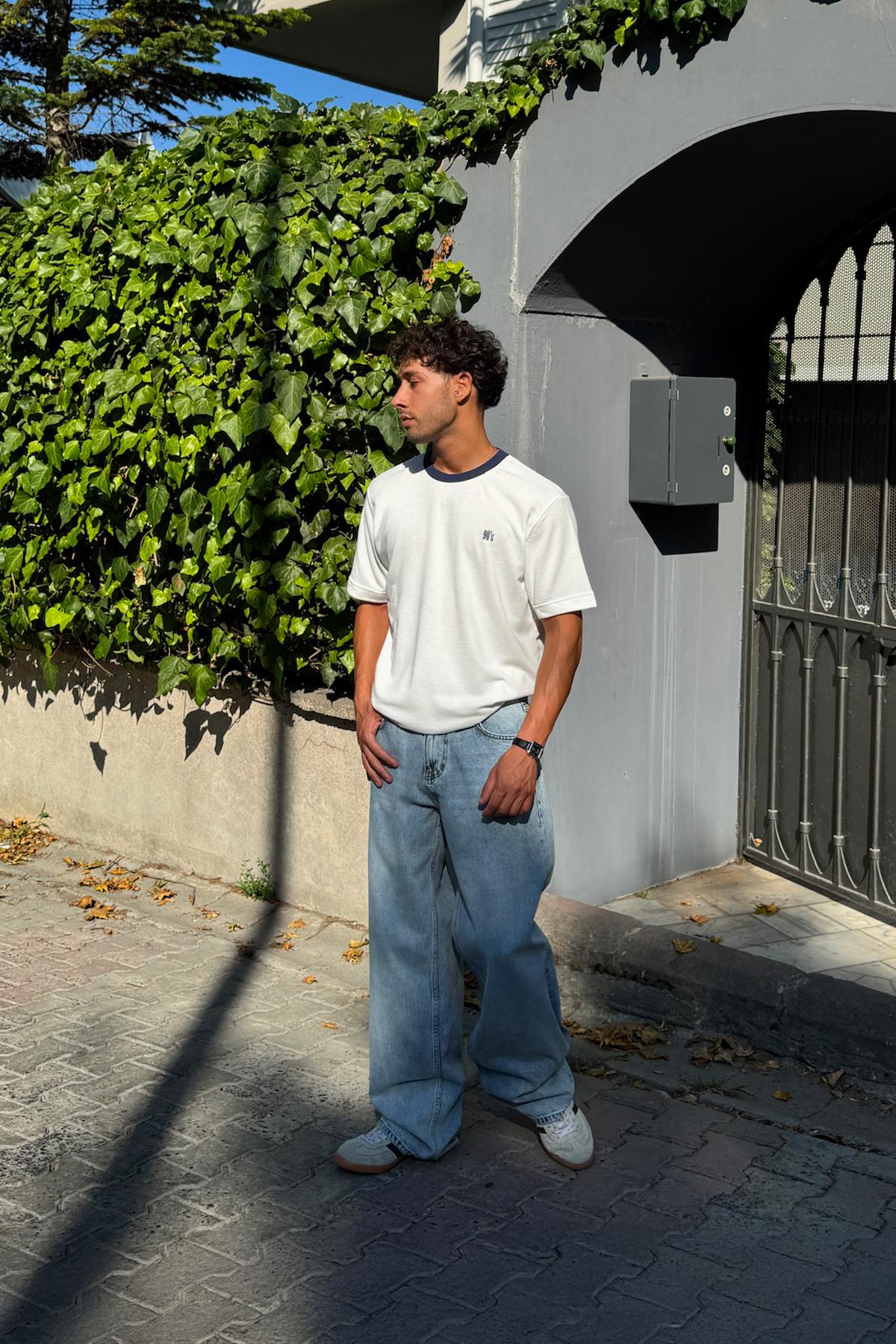 Havlu Kumaş 90`S Tişört Beyaz