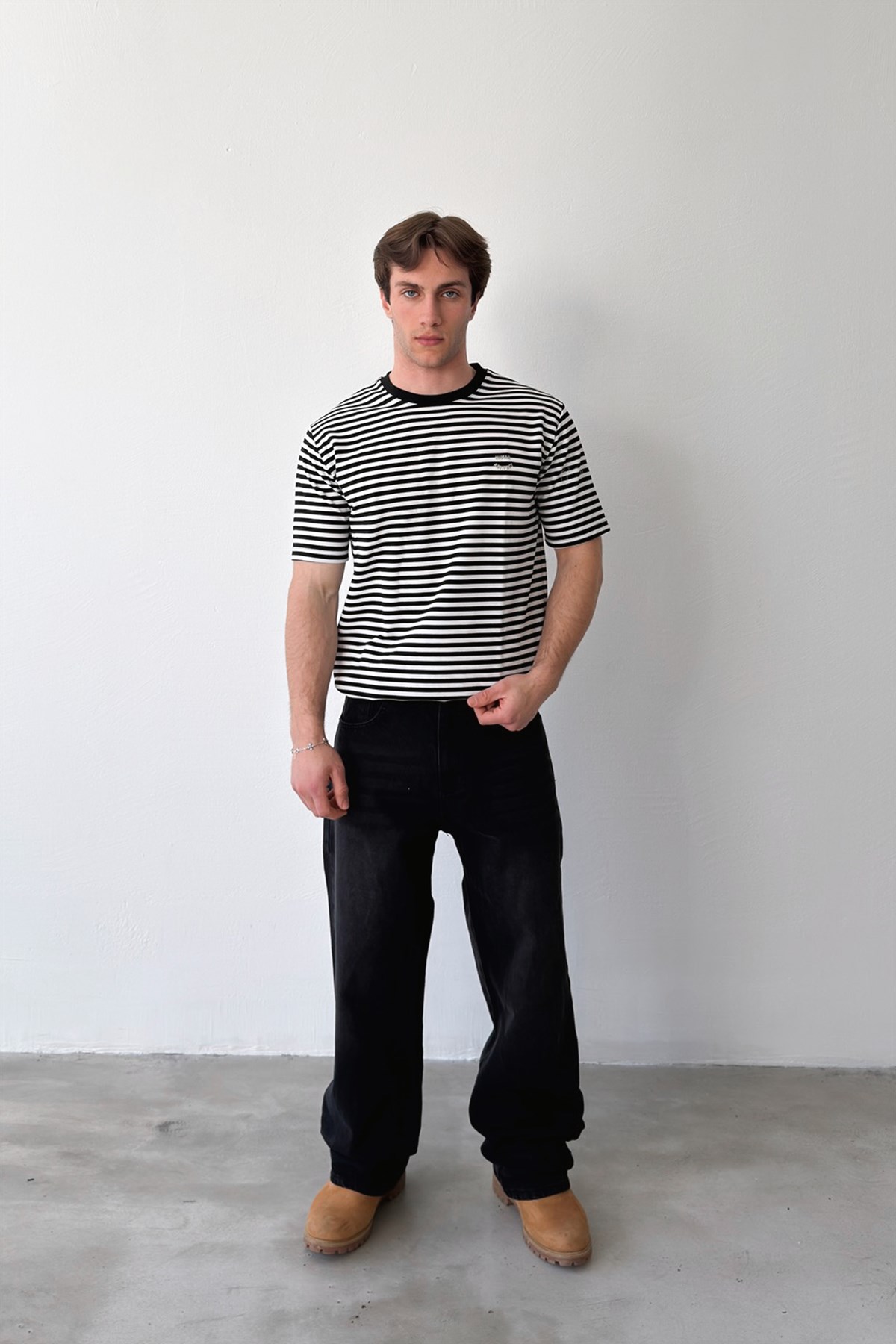 Human Nakışlı Çizgili Tişört Siyah