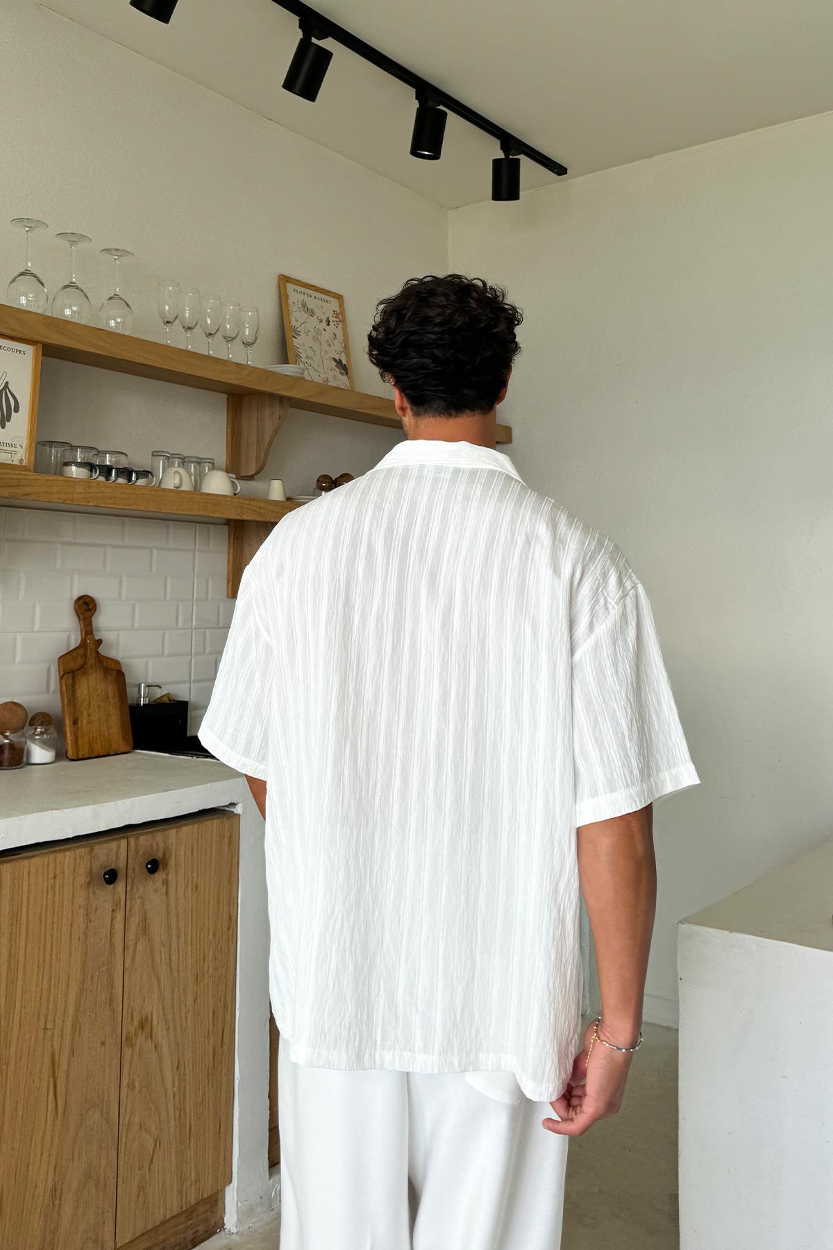 Beyaz Kısa Kollu Cizgili Oversize Gömlek