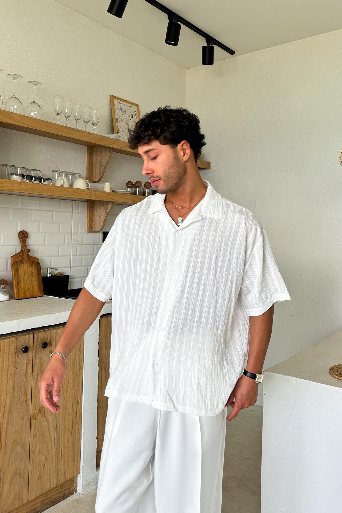 Beyaz Kısa Kollu Cizgili Oversize Gömlek