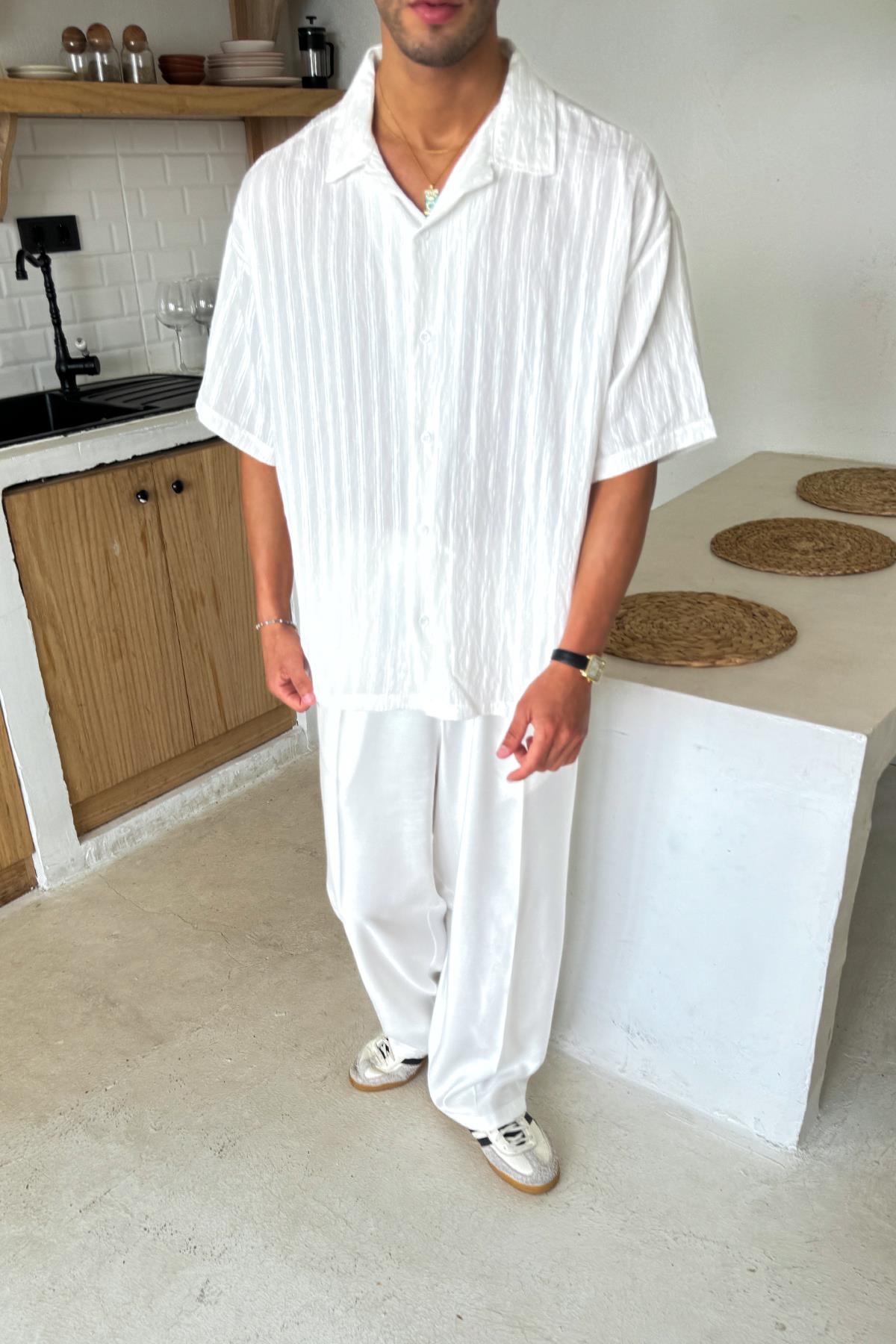 Beyaz Kısa Kollu Cizgili Oversize Gömlek