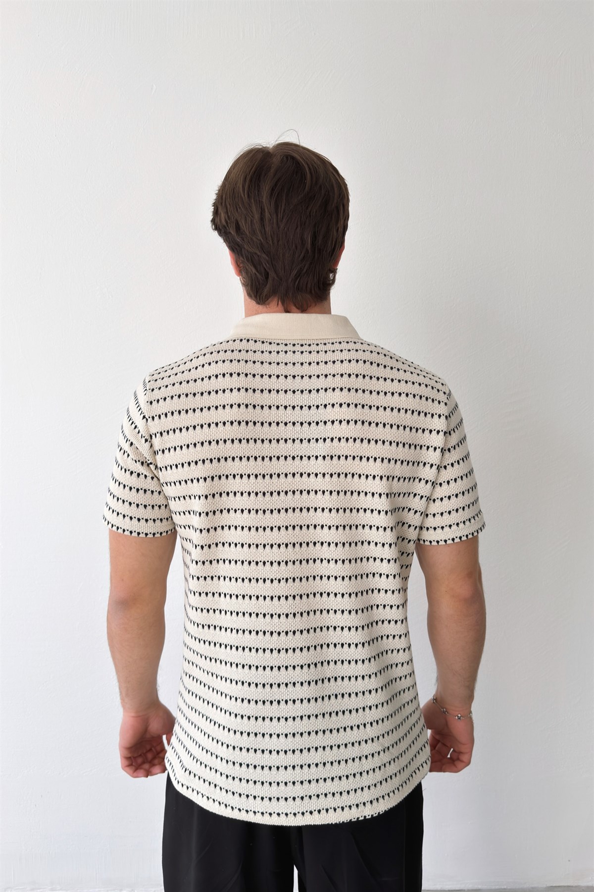 Kesik Çizgili Örme Polo Yaka Tişört