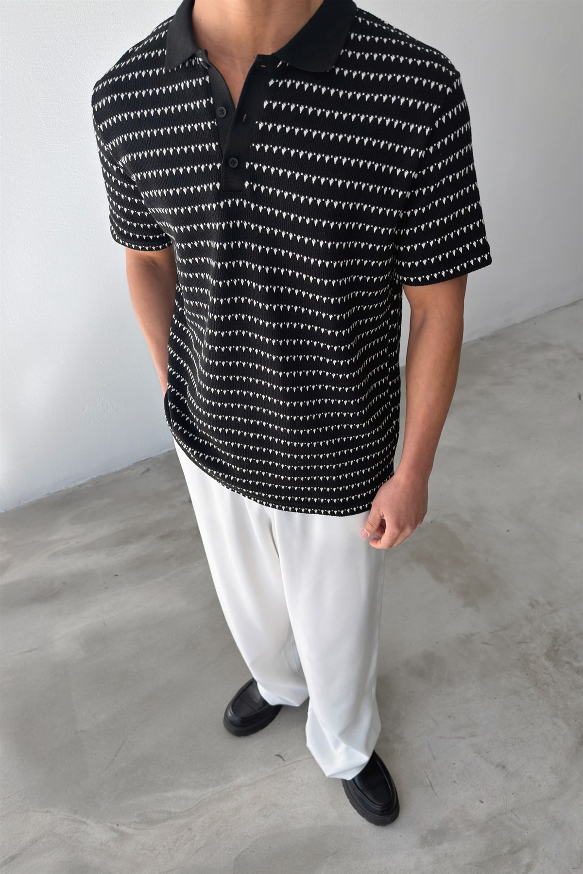 Kesik Çizgili Örme Polo Yaka Tişört
